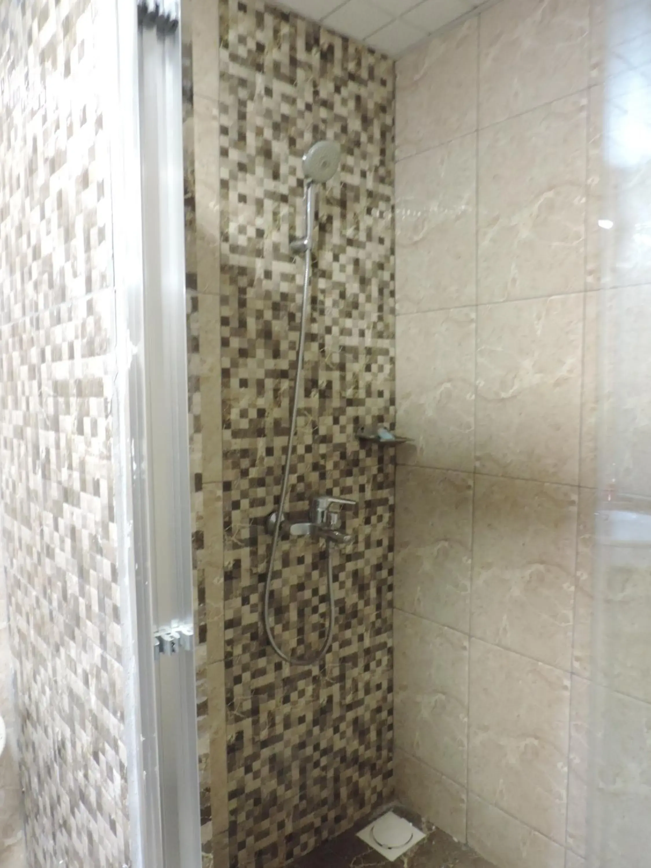 Shower, Bathroom in Mayfair Hotel