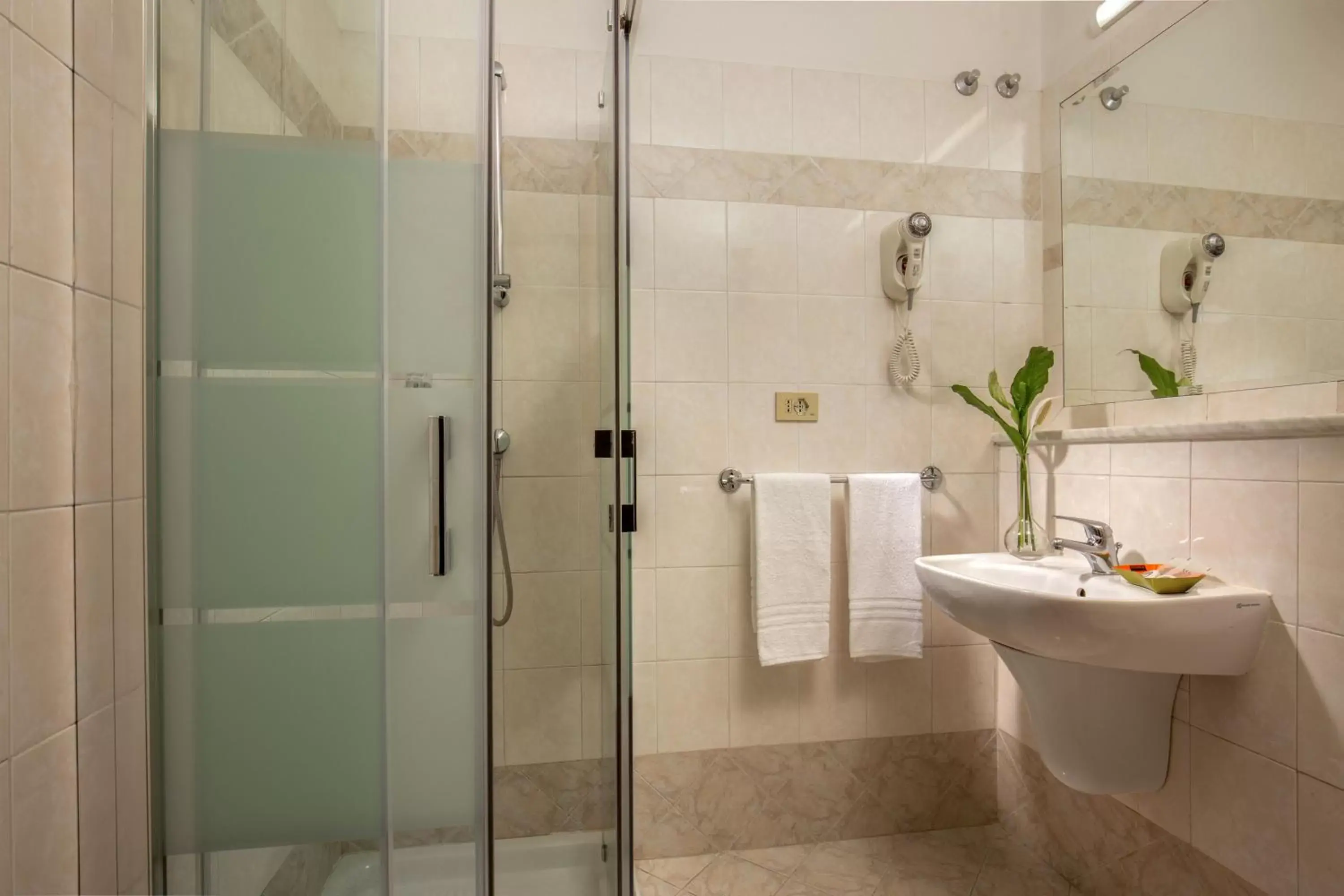 Shower, Bathroom in Hotel Dorica