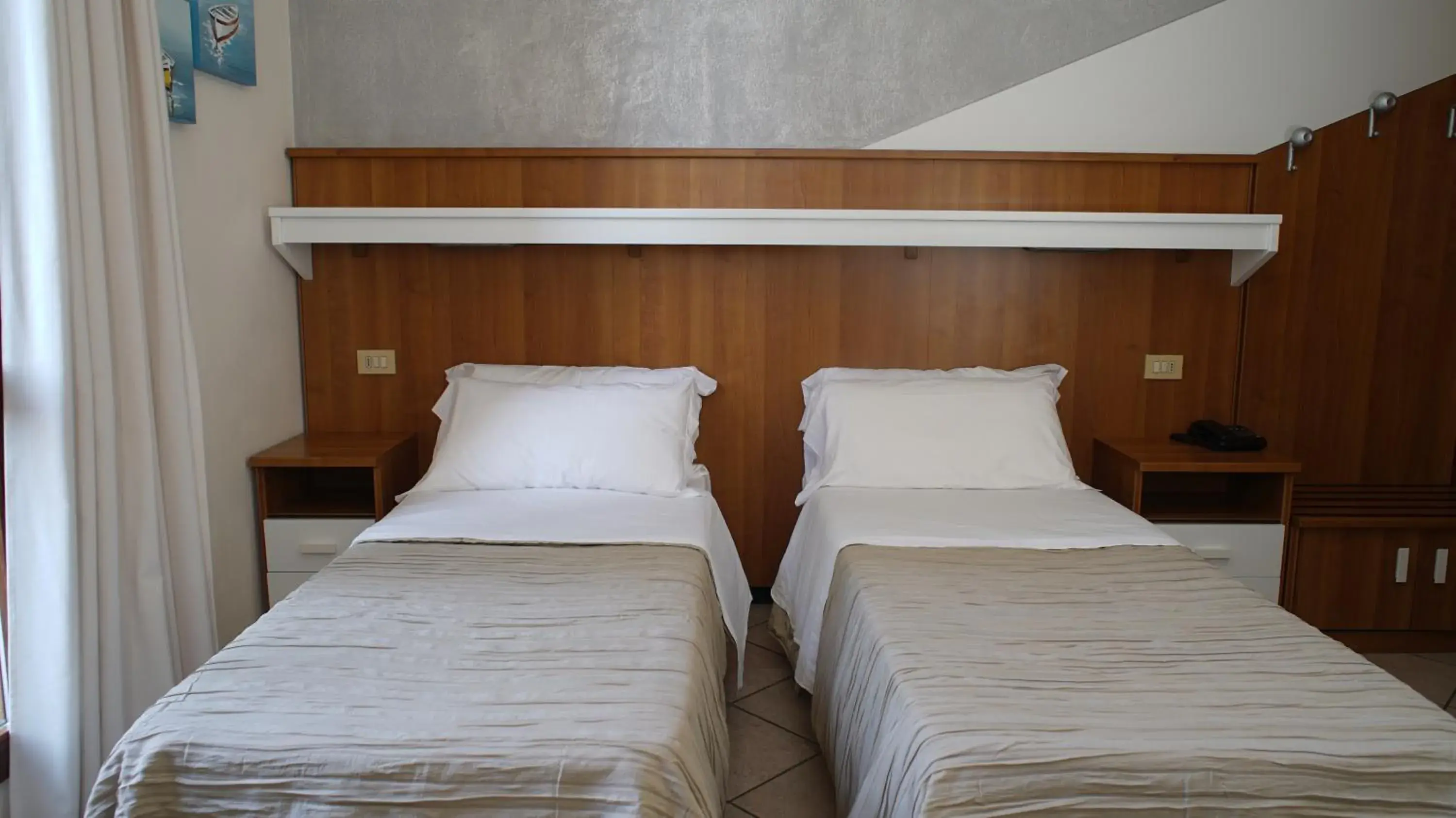 Bed in Hotel EMI