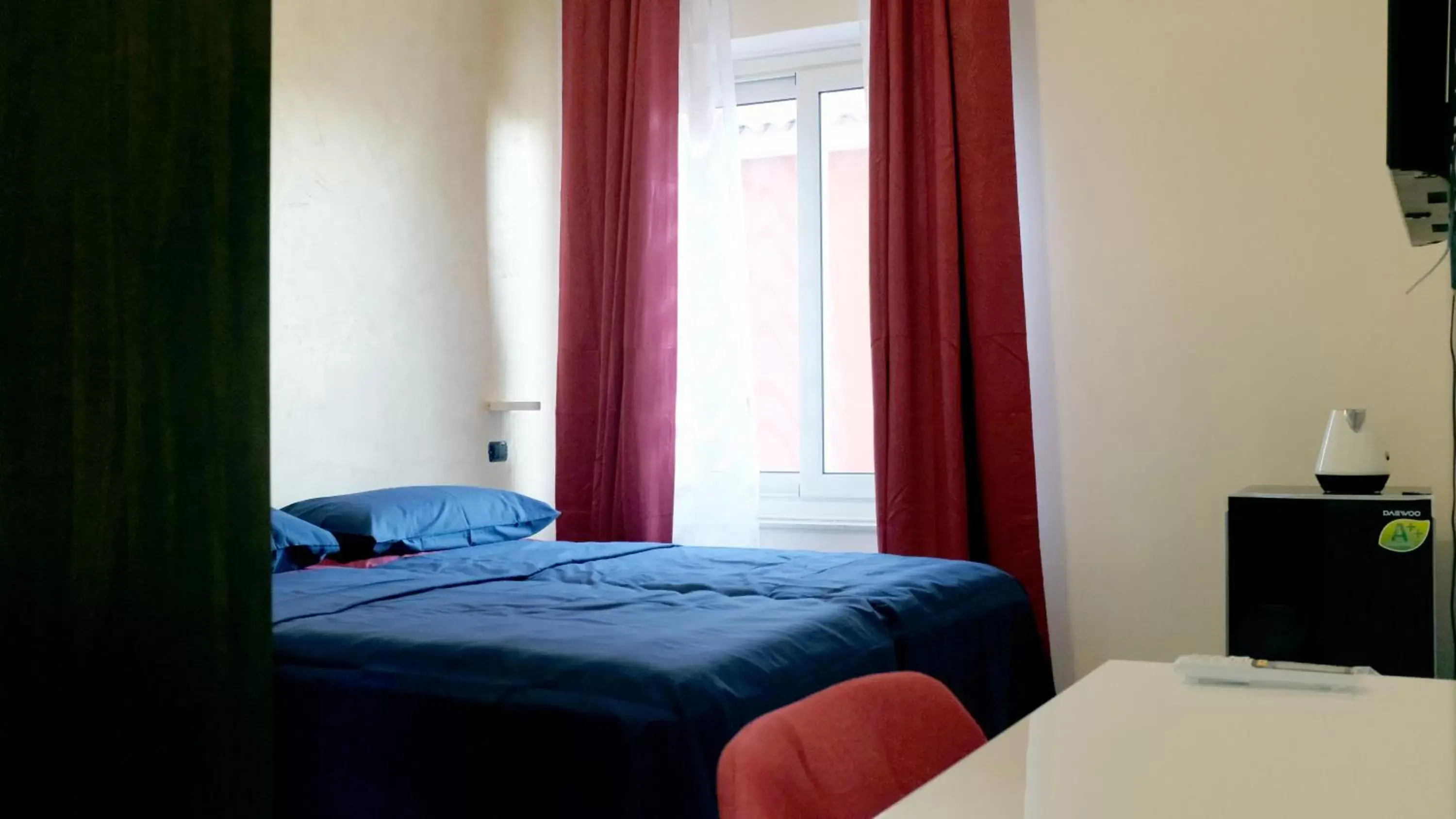 Dining area, Bed in National Gallery Taormina B&B