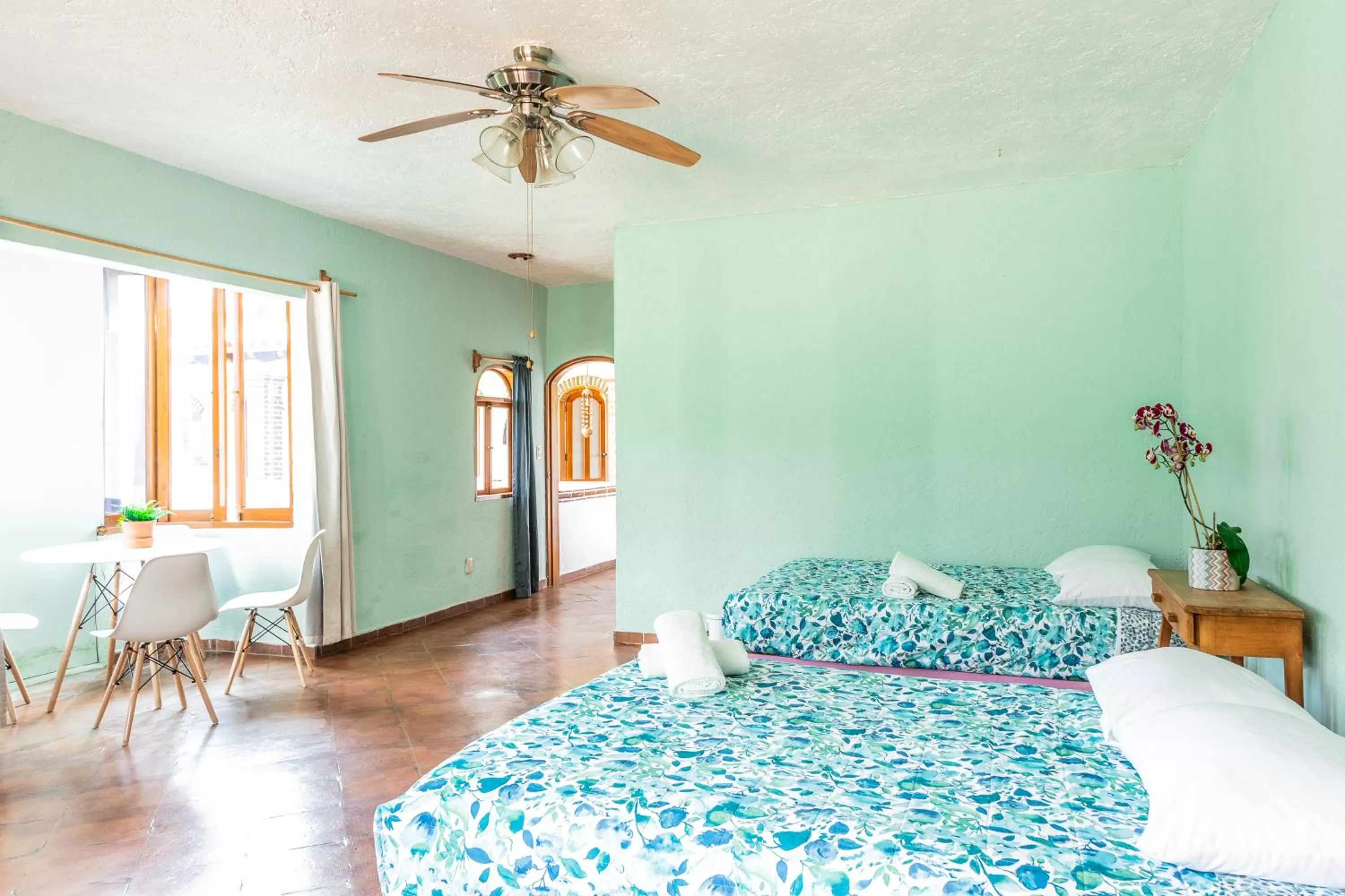 Photo of the whole room, Bed in Colibrí Turquesa