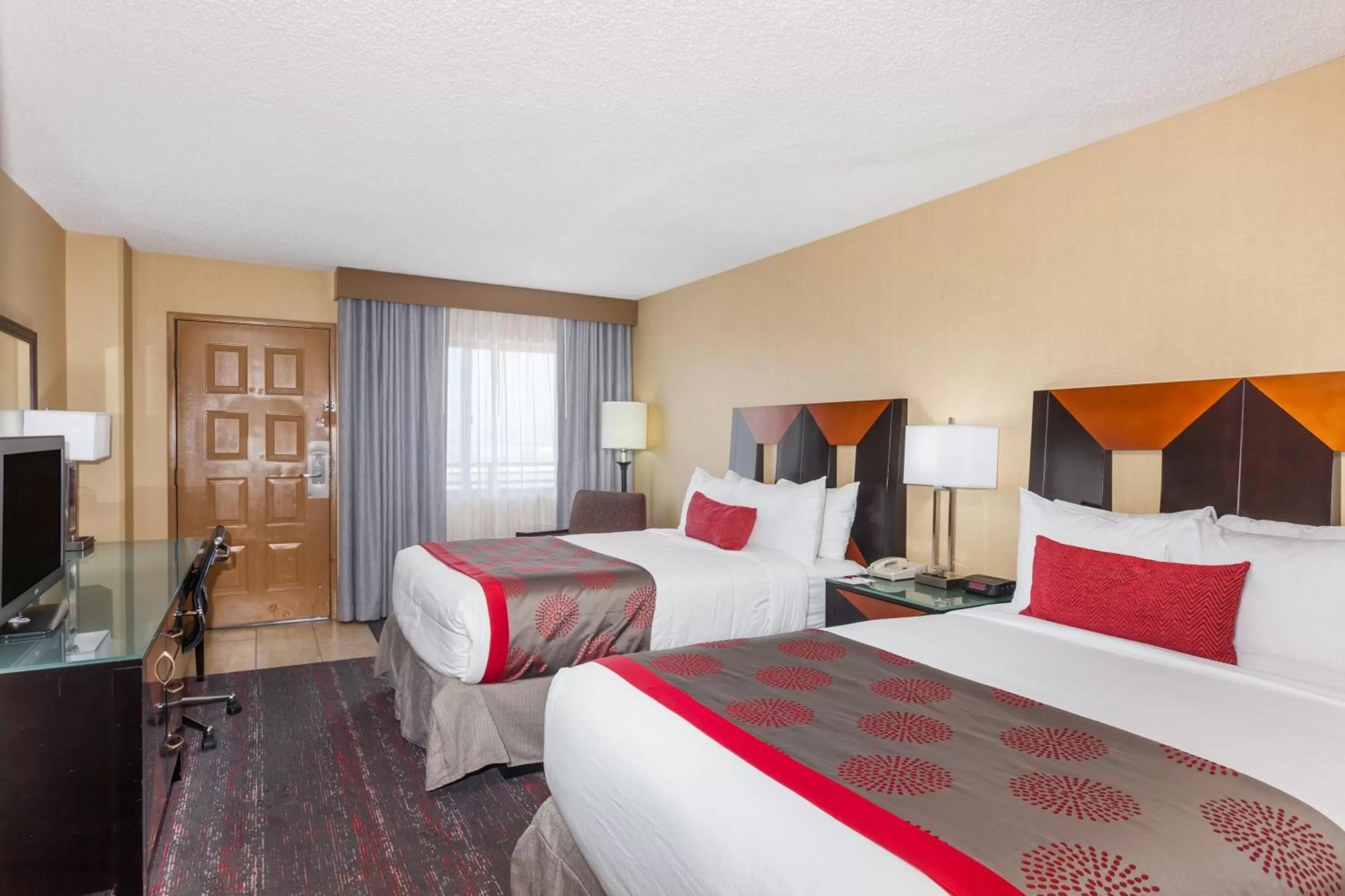 Photo of the whole room in Ramada by Wyndham San Diego National City