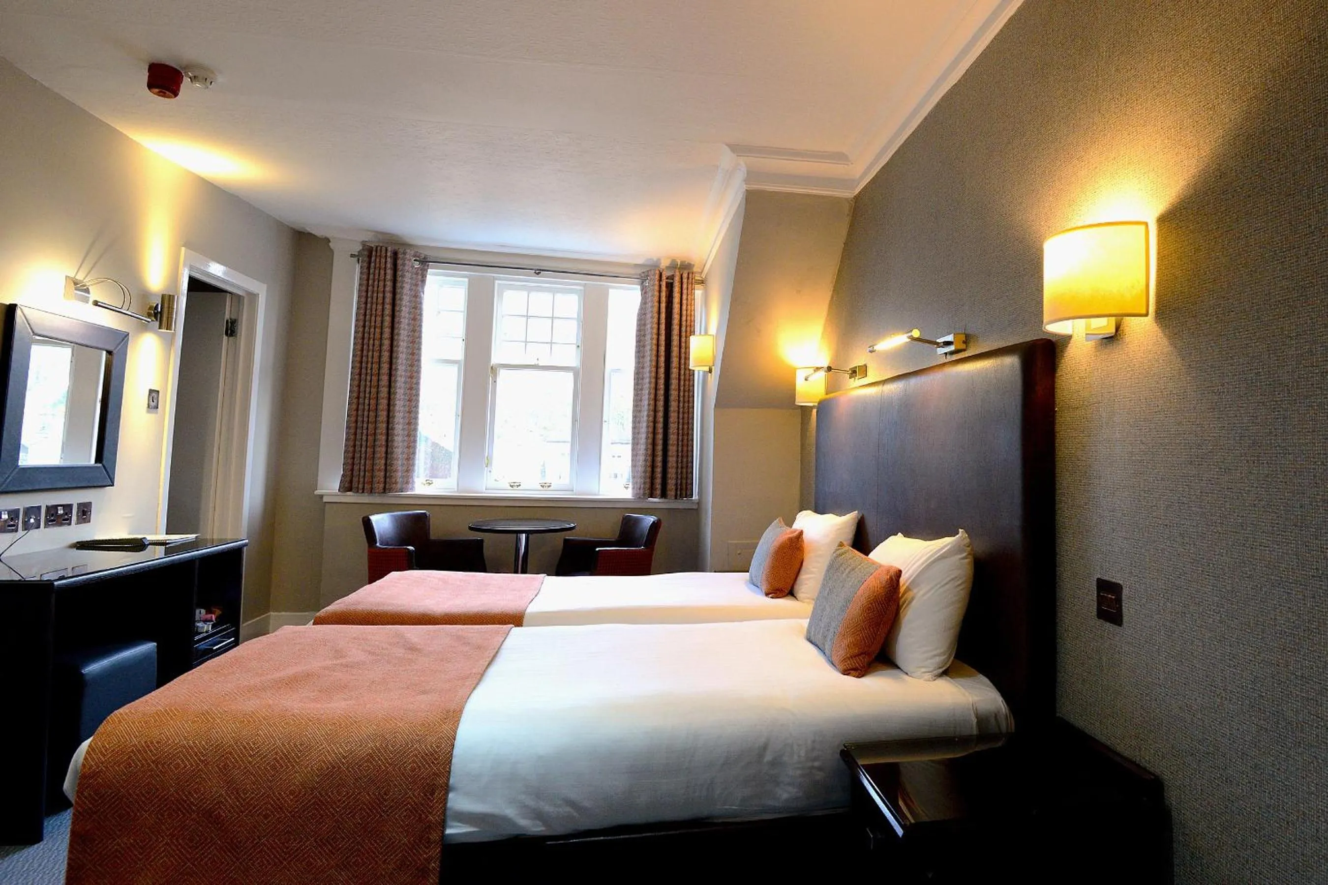 Standard Twin Room in Columba Hotel