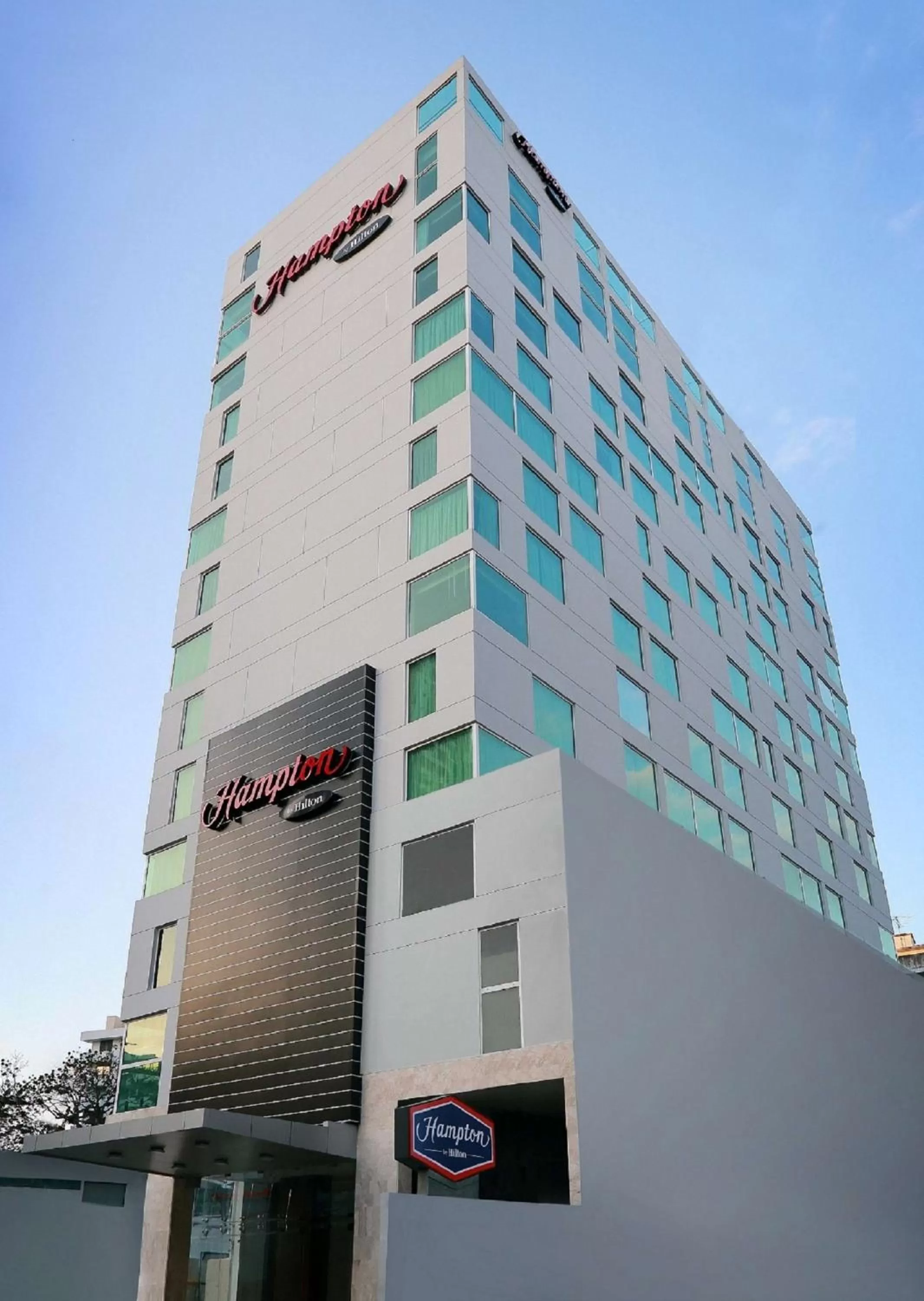 Property building in Hampton by Hilton Panama