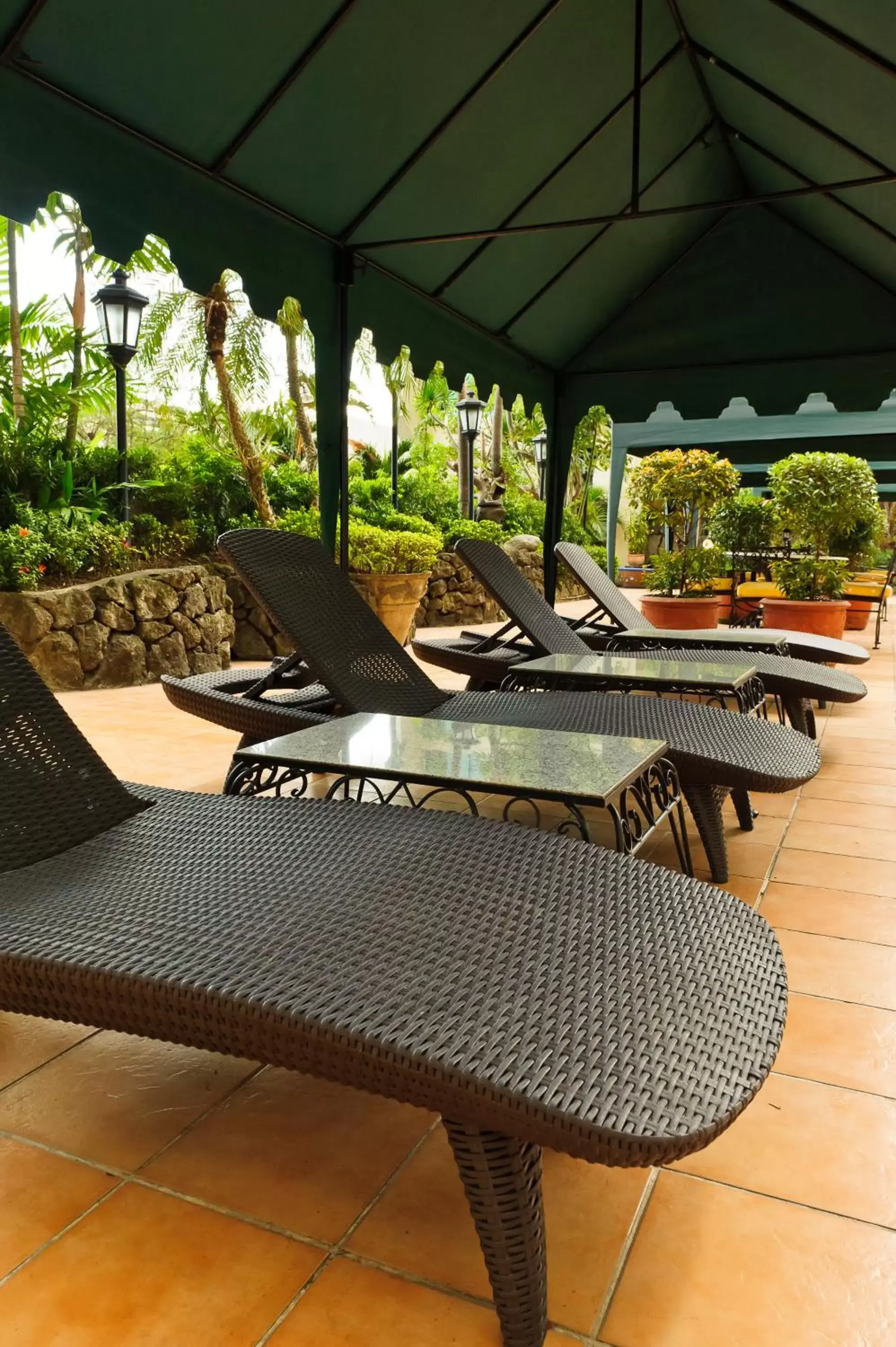 Decorative detail, Swimming Pool in Copacabana Apartment Hotel