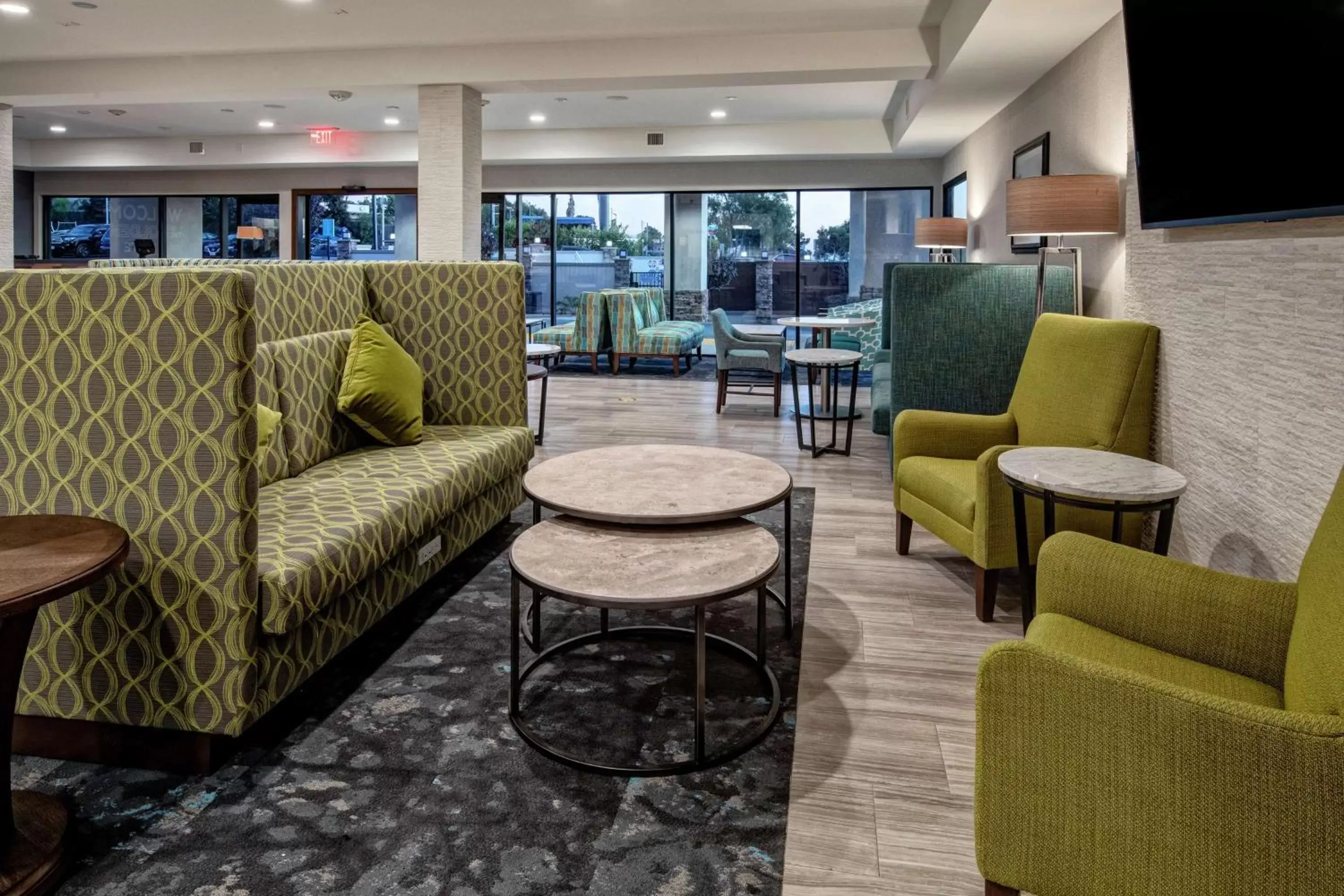 Lobby or reception, Lounge/Bar in Hampton by Hilton Encinitas-Cardiff Beach Area