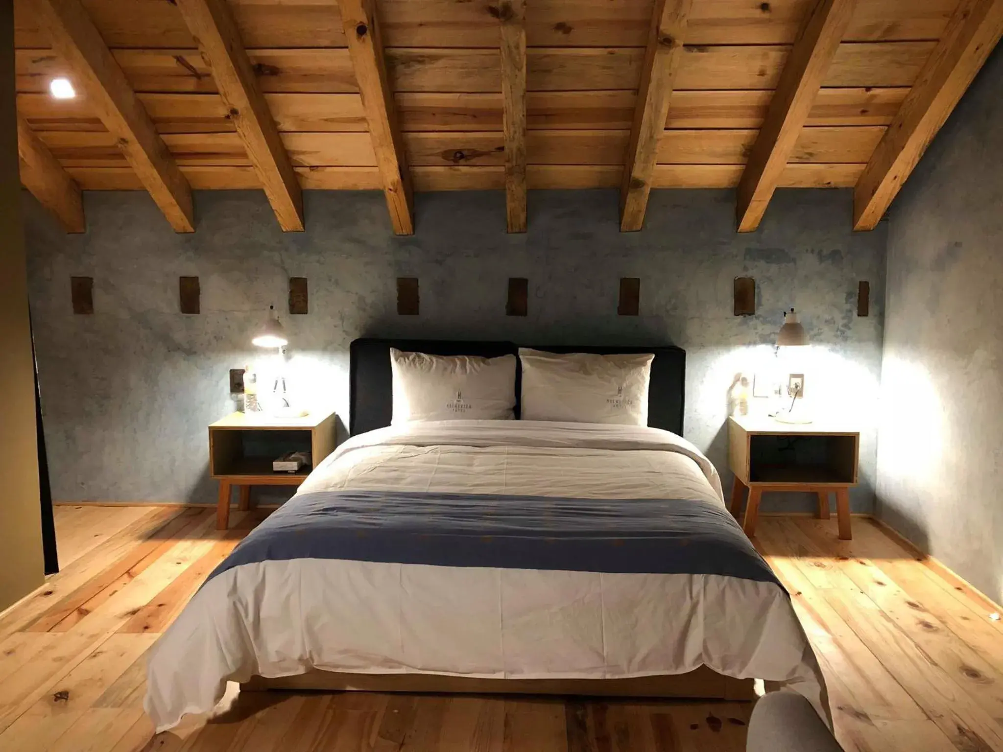 Bathroom, Bed in Hotel Helverica