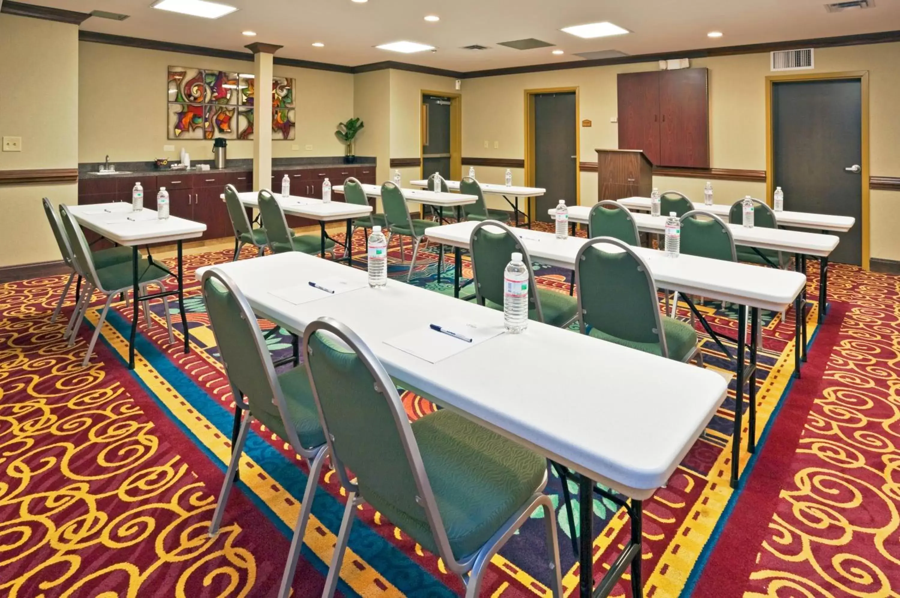 Meeting/conference room in Holiday Inn Express Hotel & Suites Birmingham - Inverness 280, an IHG Hotel