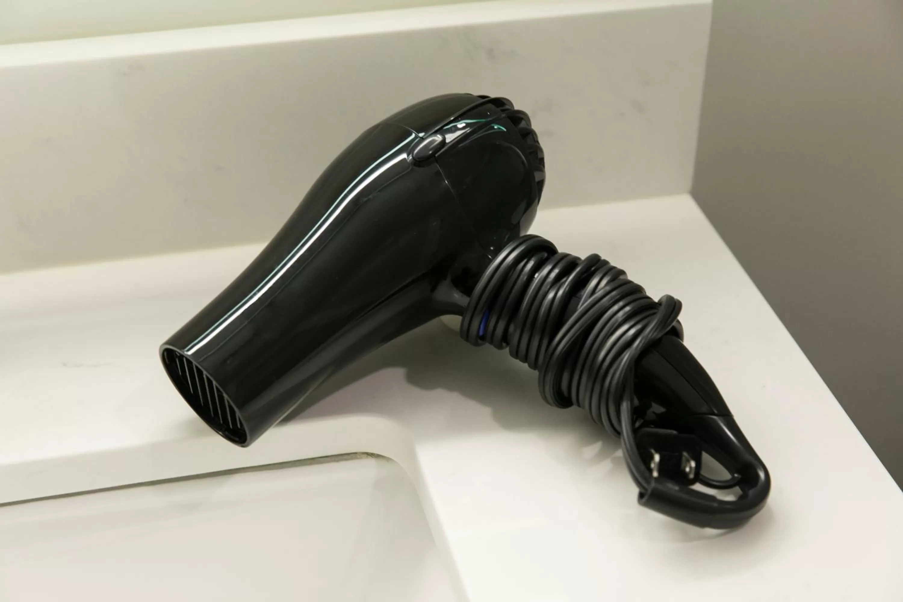 Bathroom in Days Inn by Wyndham Toronto West Mississauga