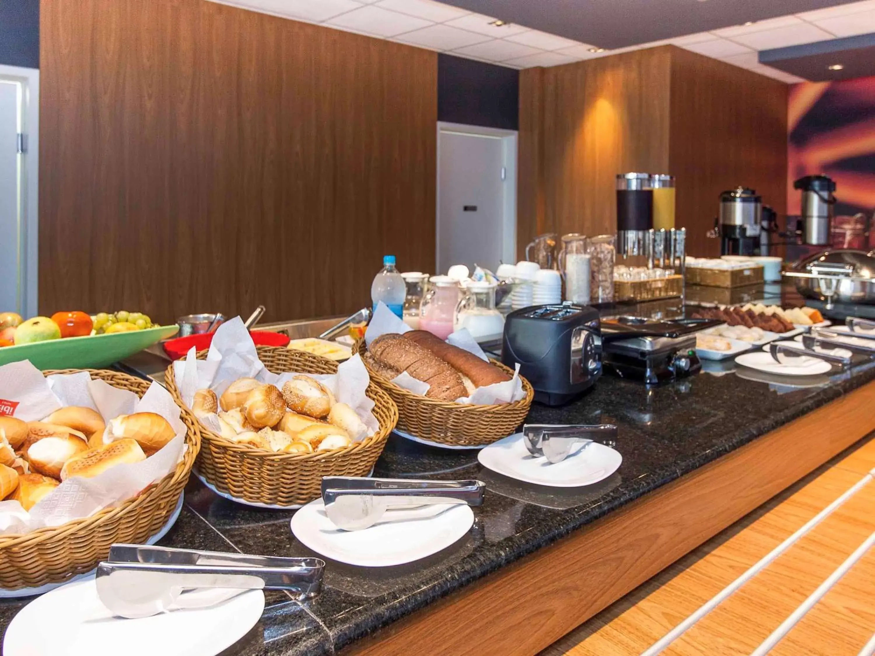 Restaurant/places to eat in ibis Mogi das Cruzes Shopping Restaurant/places to eat in ibis Mogi das Cruzes Shopping