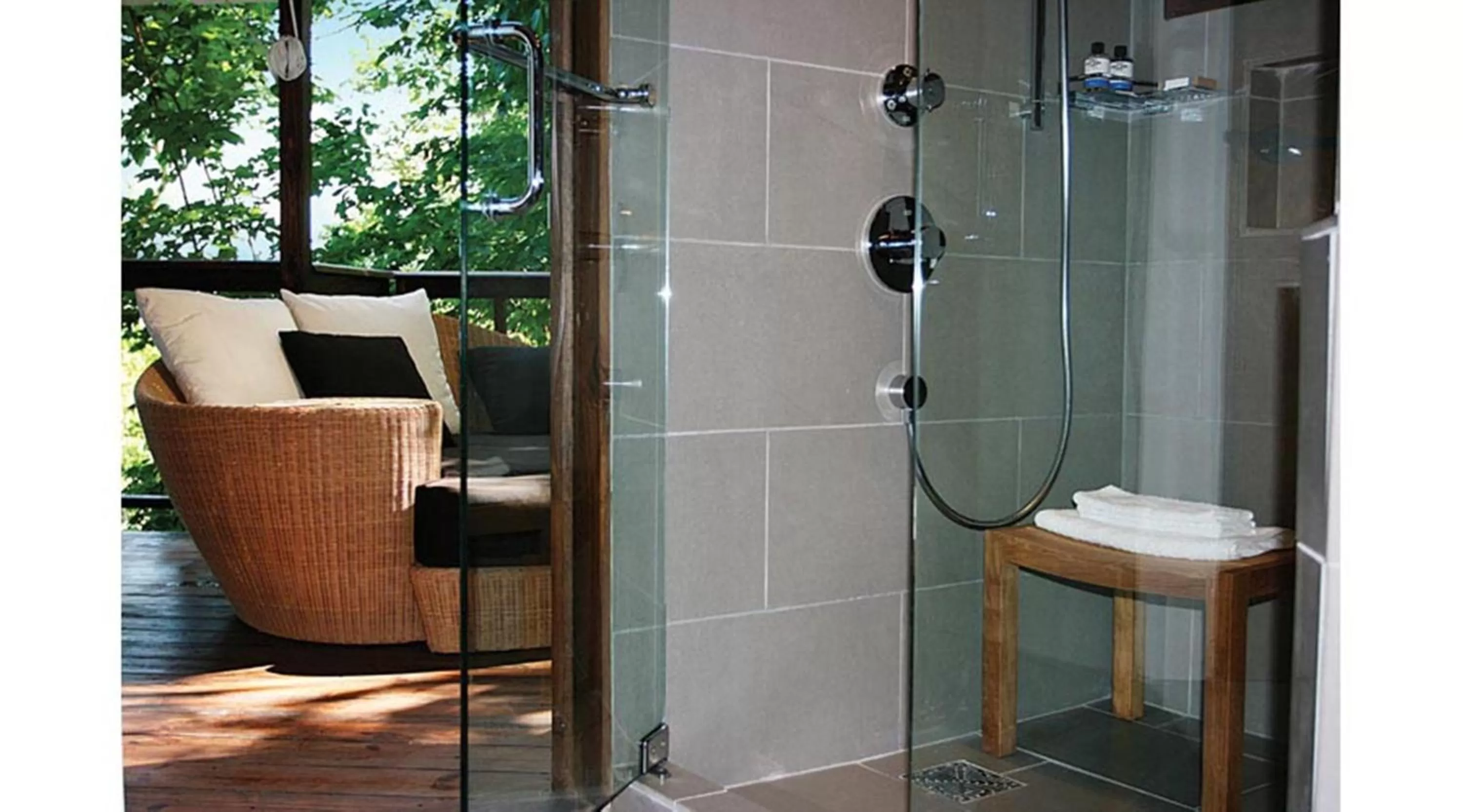 Cottage with Hot Tub in Geejam