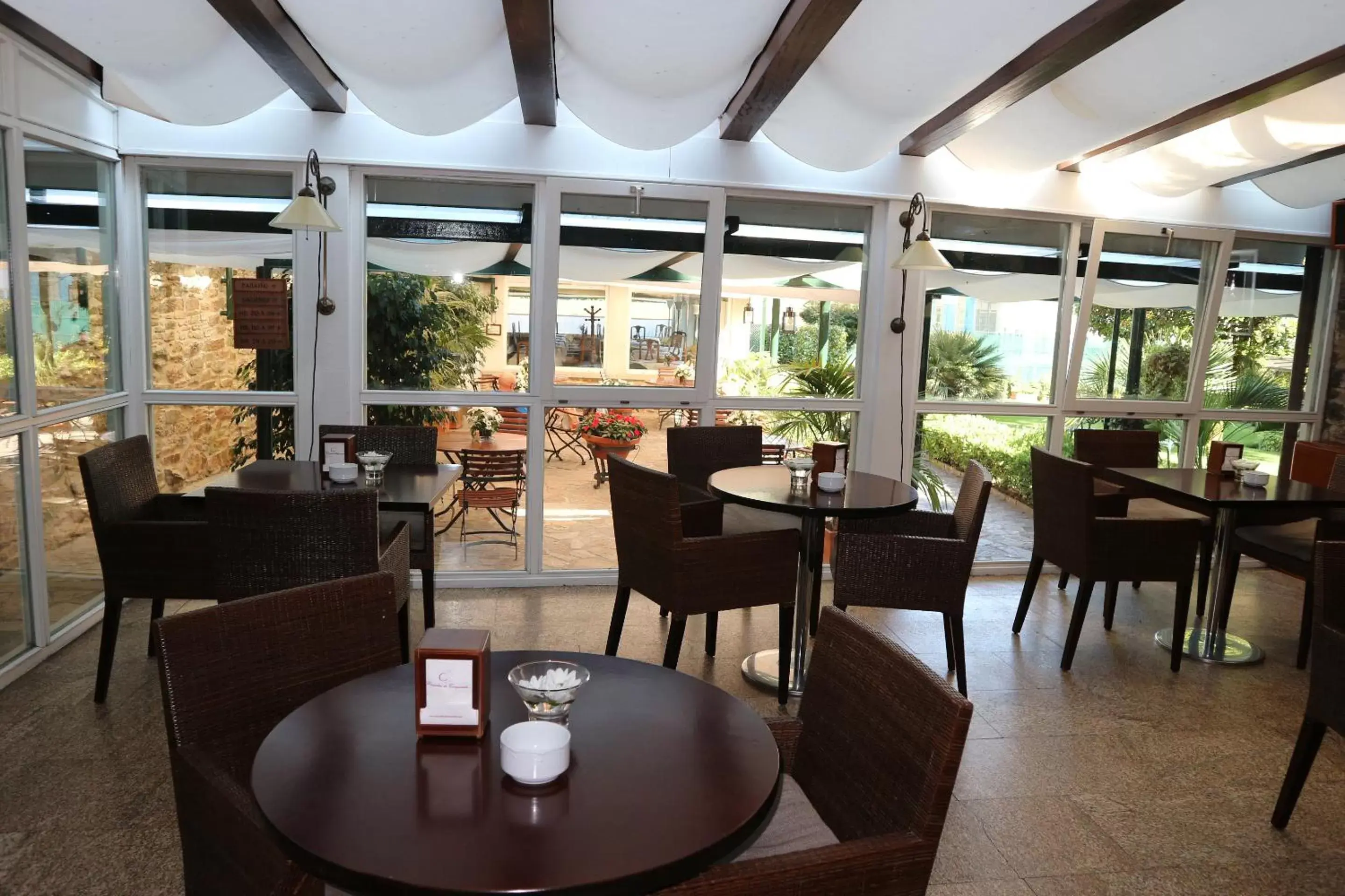 Lounge or bar, Restaurant/Places to Eat in Hotel Virxe da Cerca by Pousadas de Compostela