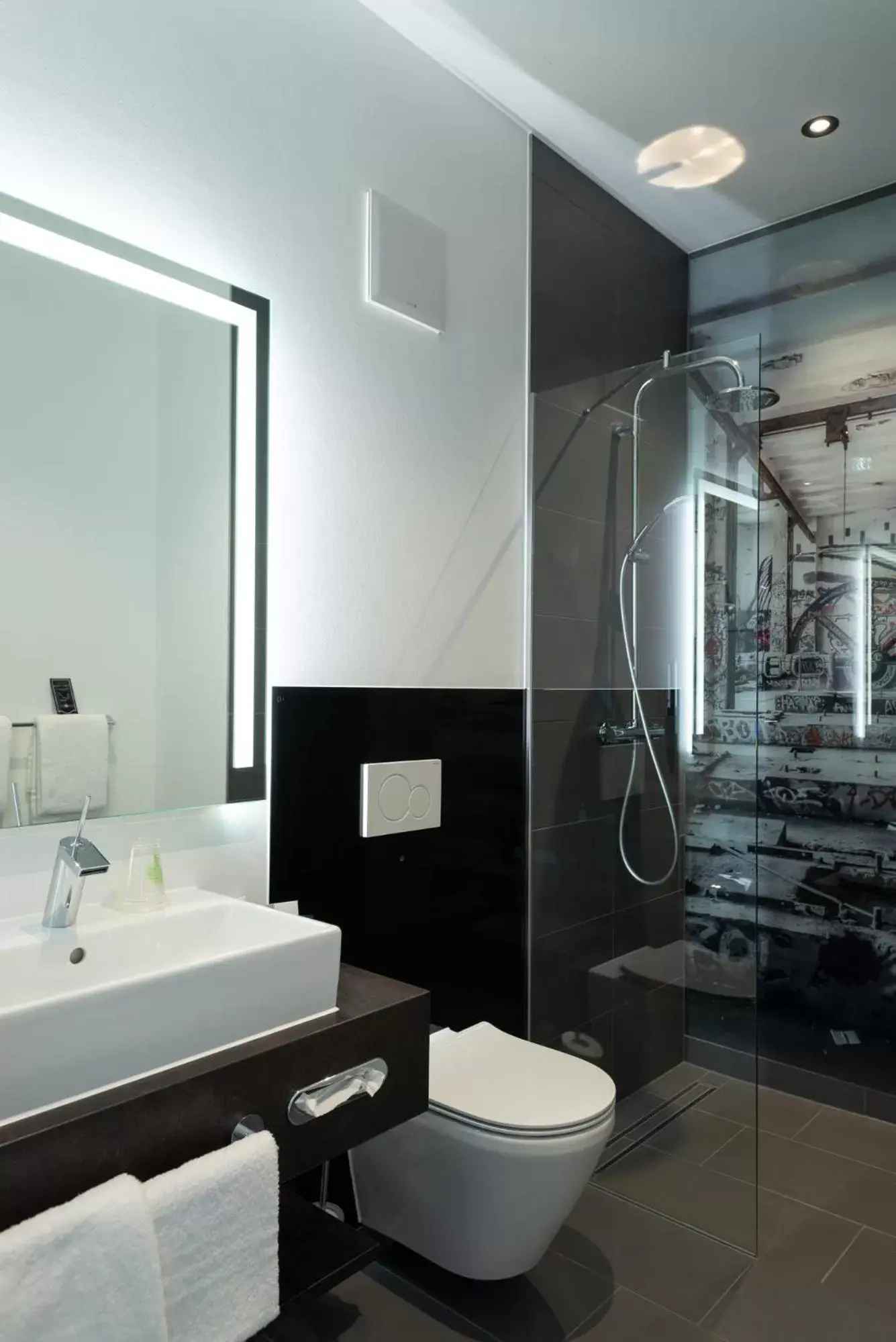 Toilet, Bathroom in Hotel Esplanade Dortmund