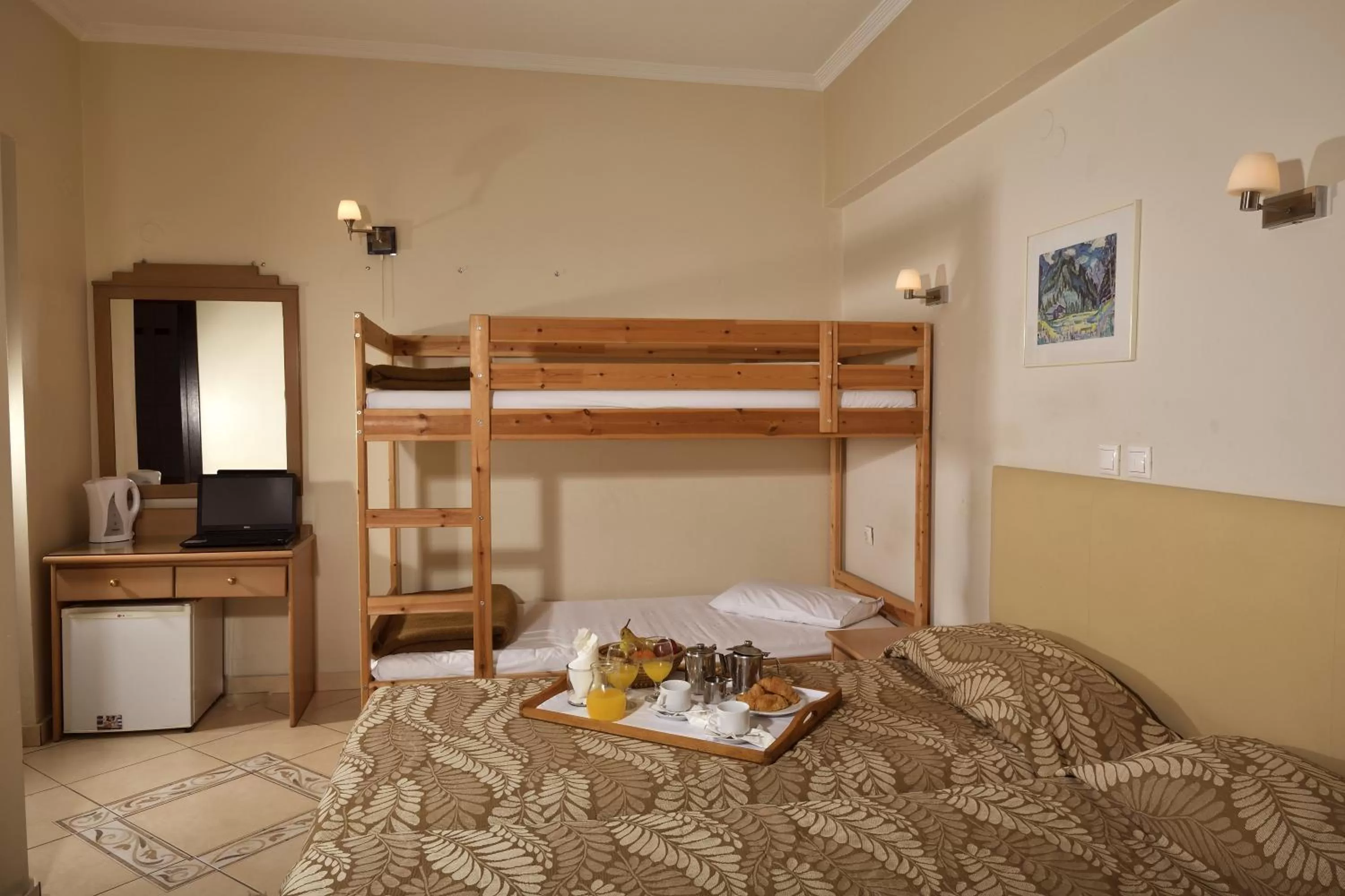 Photo of the whole room, Bed in Four Seasons Hotel