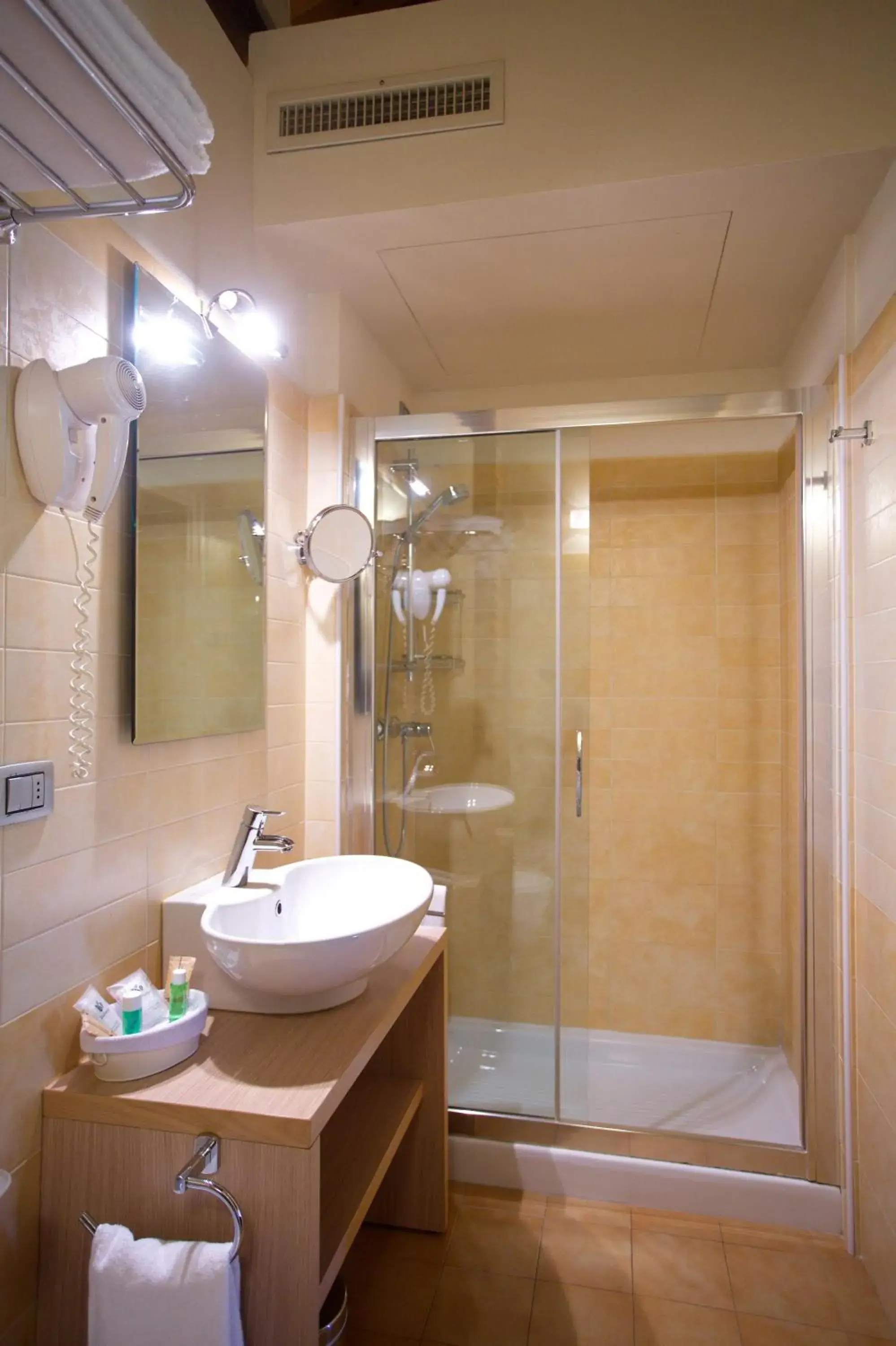Bathroom in Hotel Asolo