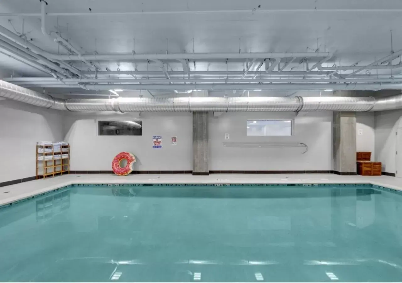 Swimming Pool in Hotel Interurban