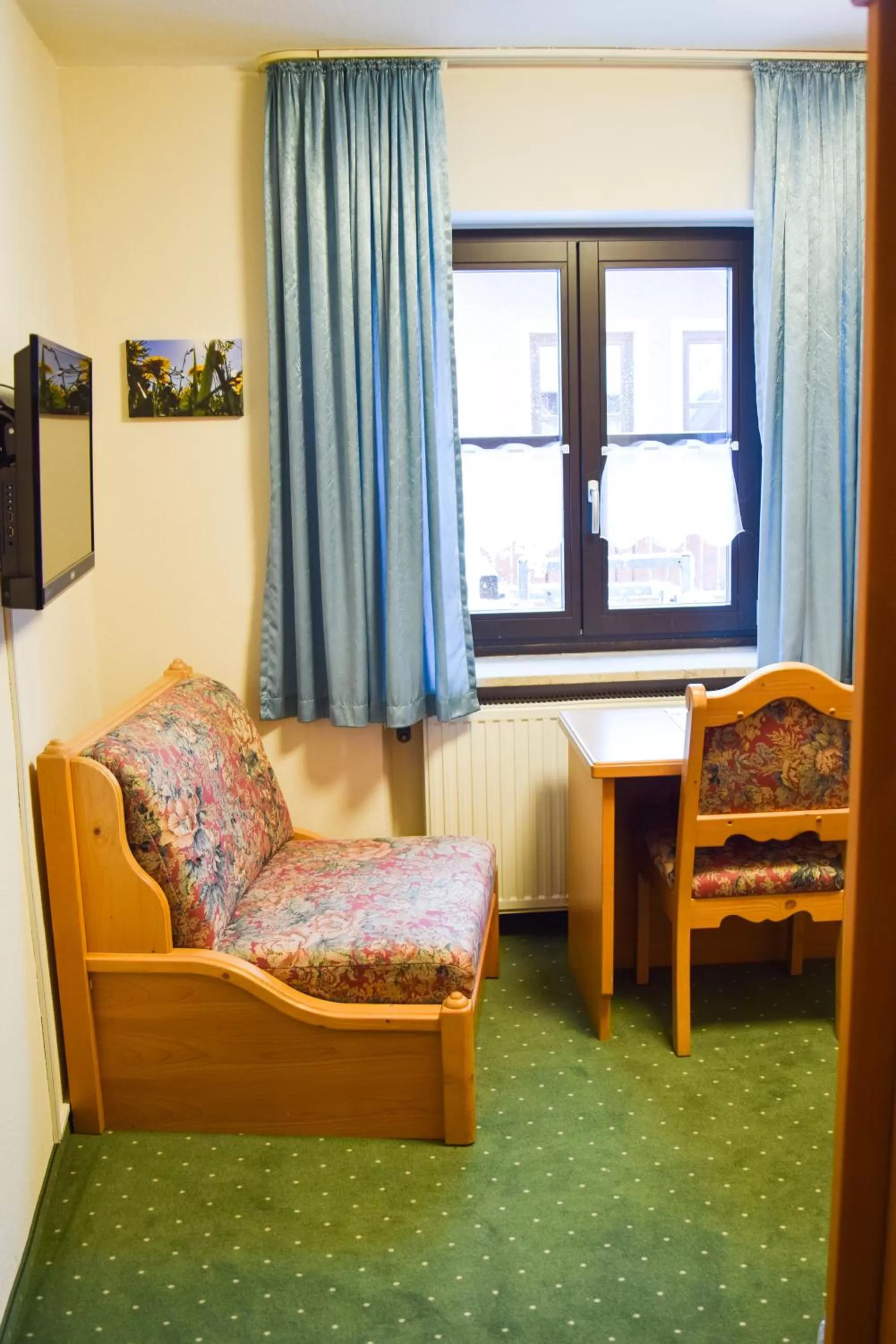 Bedroom in Hotel Gasthof Zum Löwen