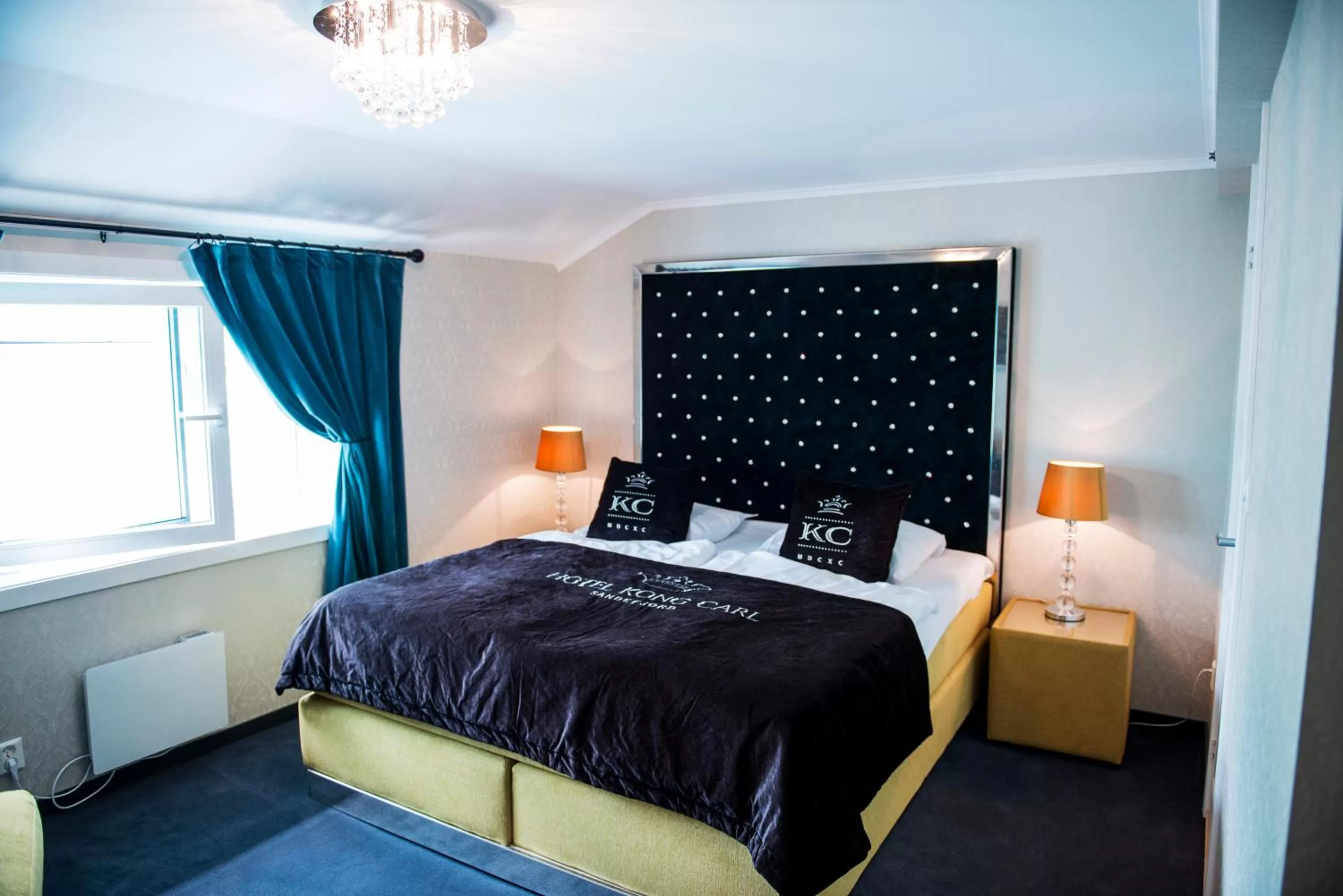 Bed in Hotel Kong Carl - Unike Hoteller