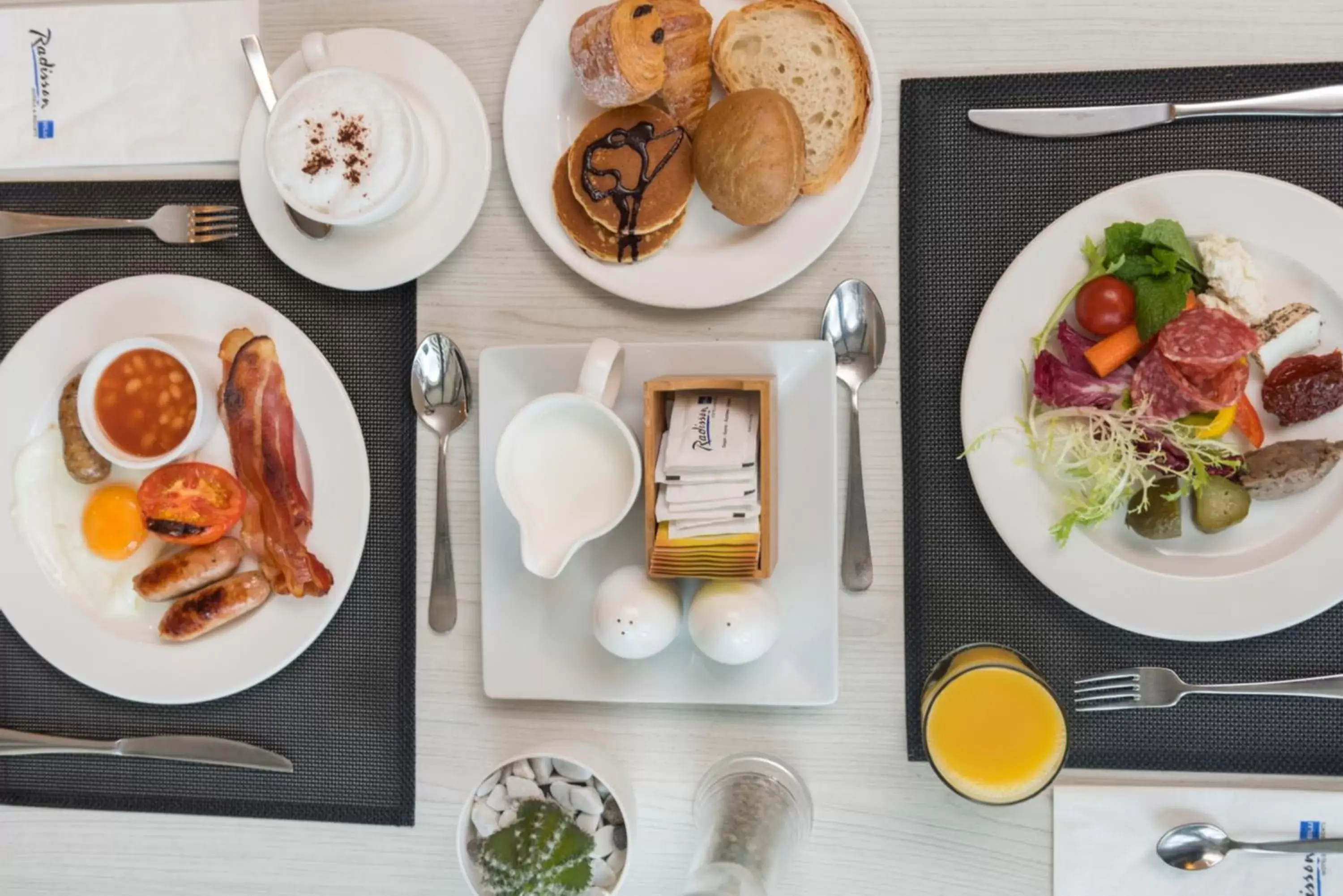 Restaurant/places to eat in Radisson Blu Resort, Malta St. Julian's Restaurant/places to eat in Radisson Blu Resort, Malta St. Julian's