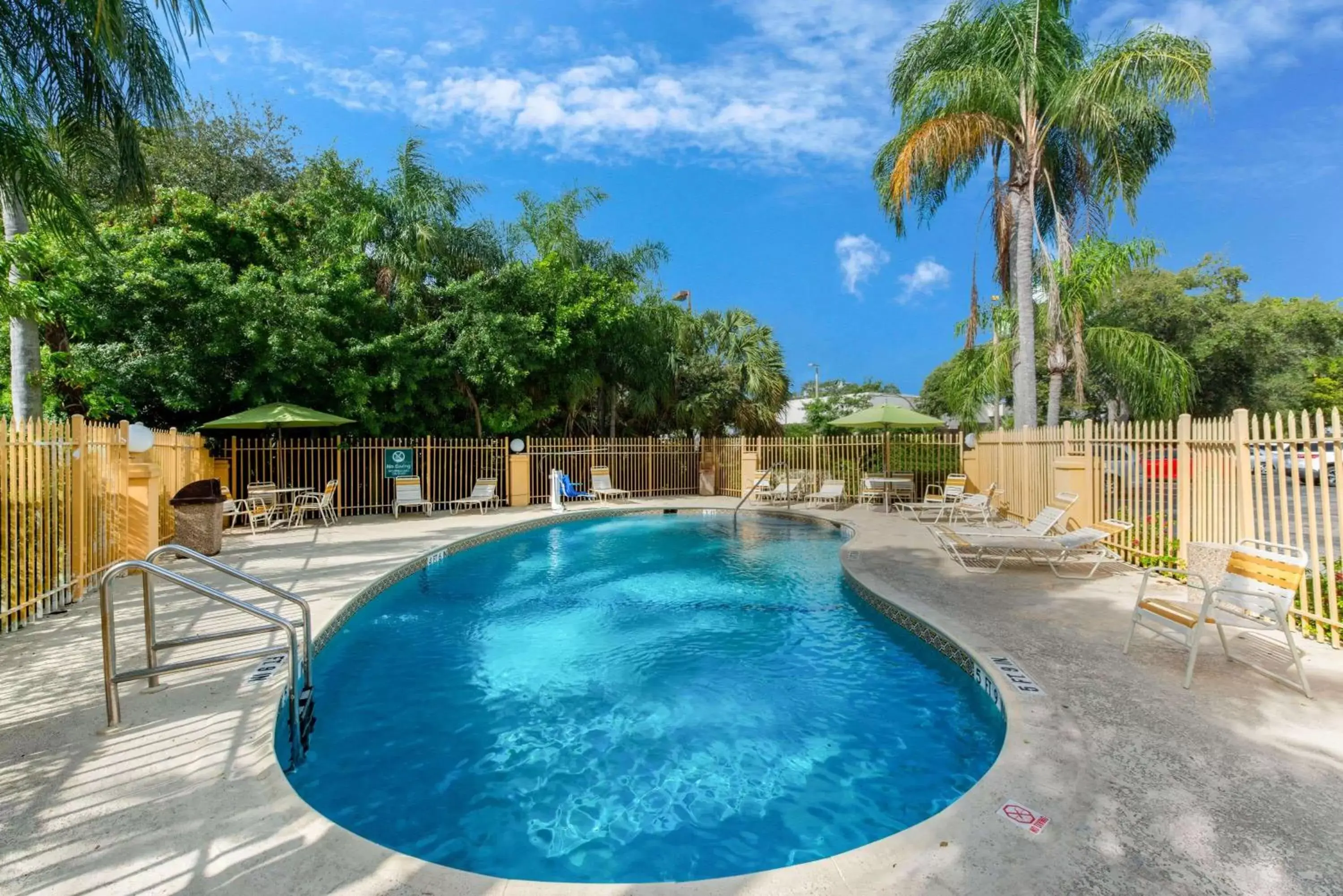 On site, Swimming Pool in La Quinta Inn by Wyndham Ft. Lauderdale Tamarac East