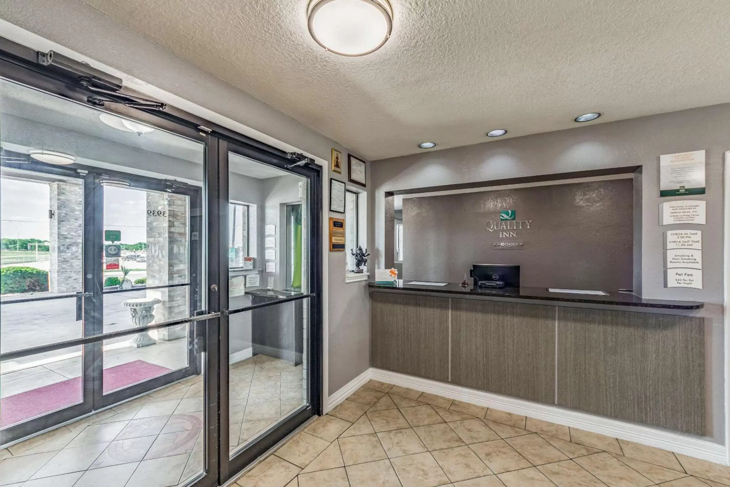 Lobby or reception in Quality Inn I-10 East near Frost Bank Center Lobby or reception in Quality Inn I-10 East near Frost Bank Center