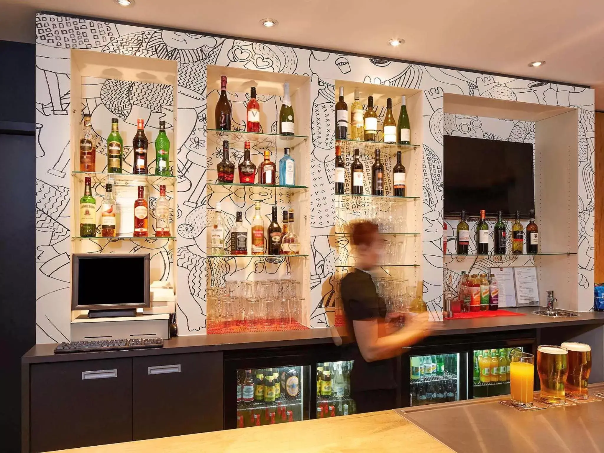 Lounge or bar, Lounge/Bar in ibis London Thurrock M25