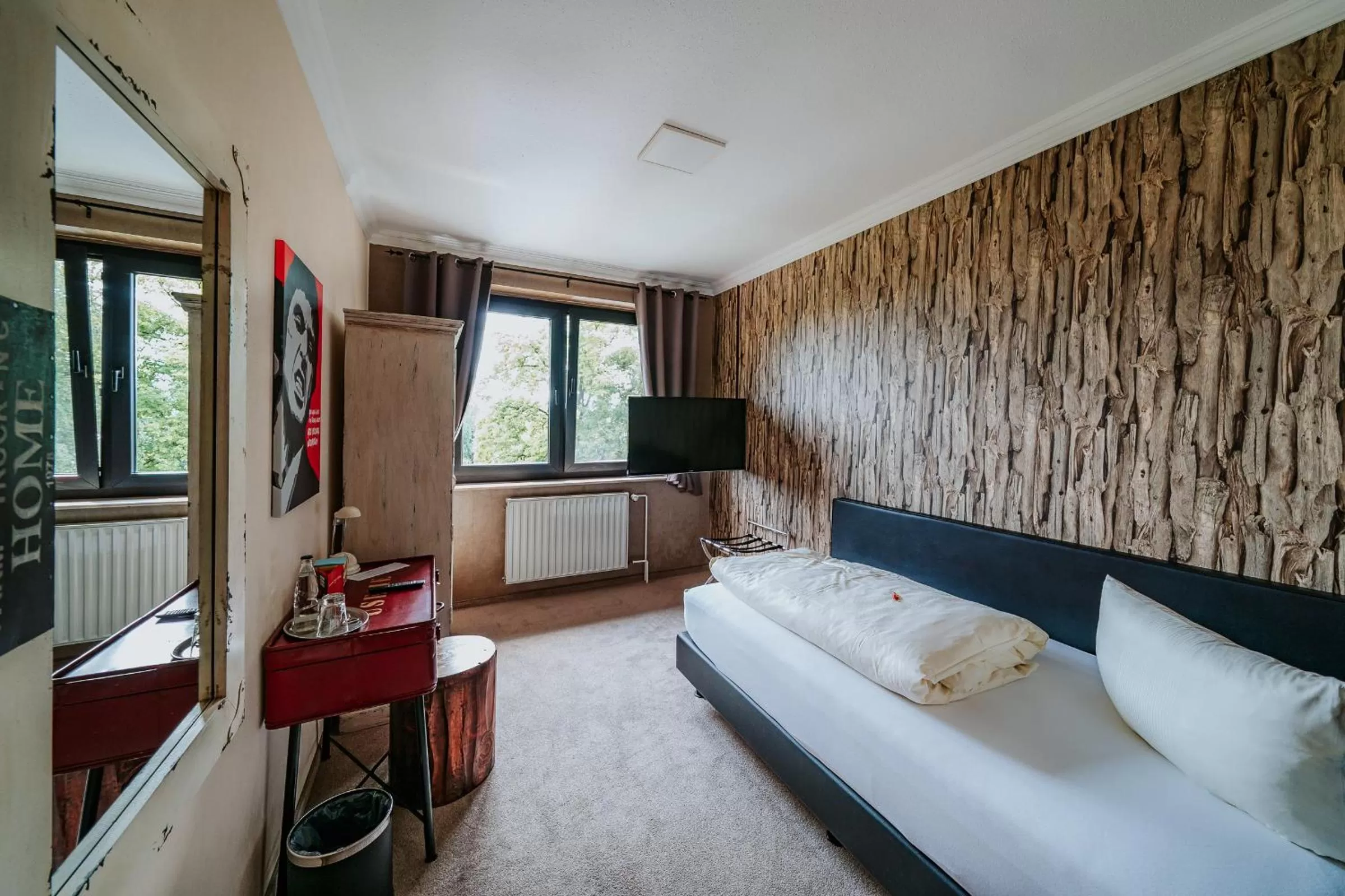 Photo of the whole room, Bed in RobrookS Hotel Garni