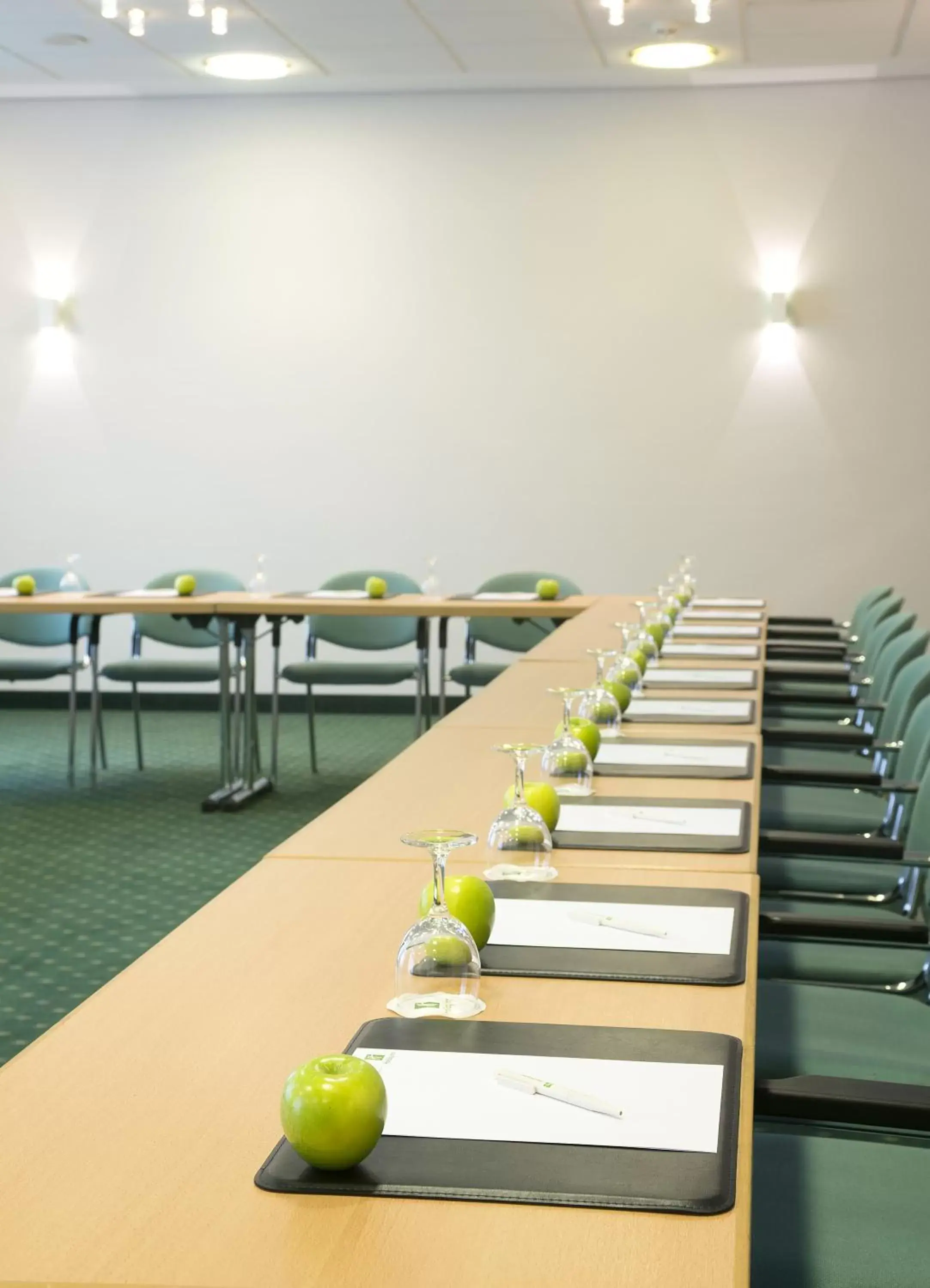 Meeting/conference room in Holiday Inn Essen City Centre, an IHG Hotel