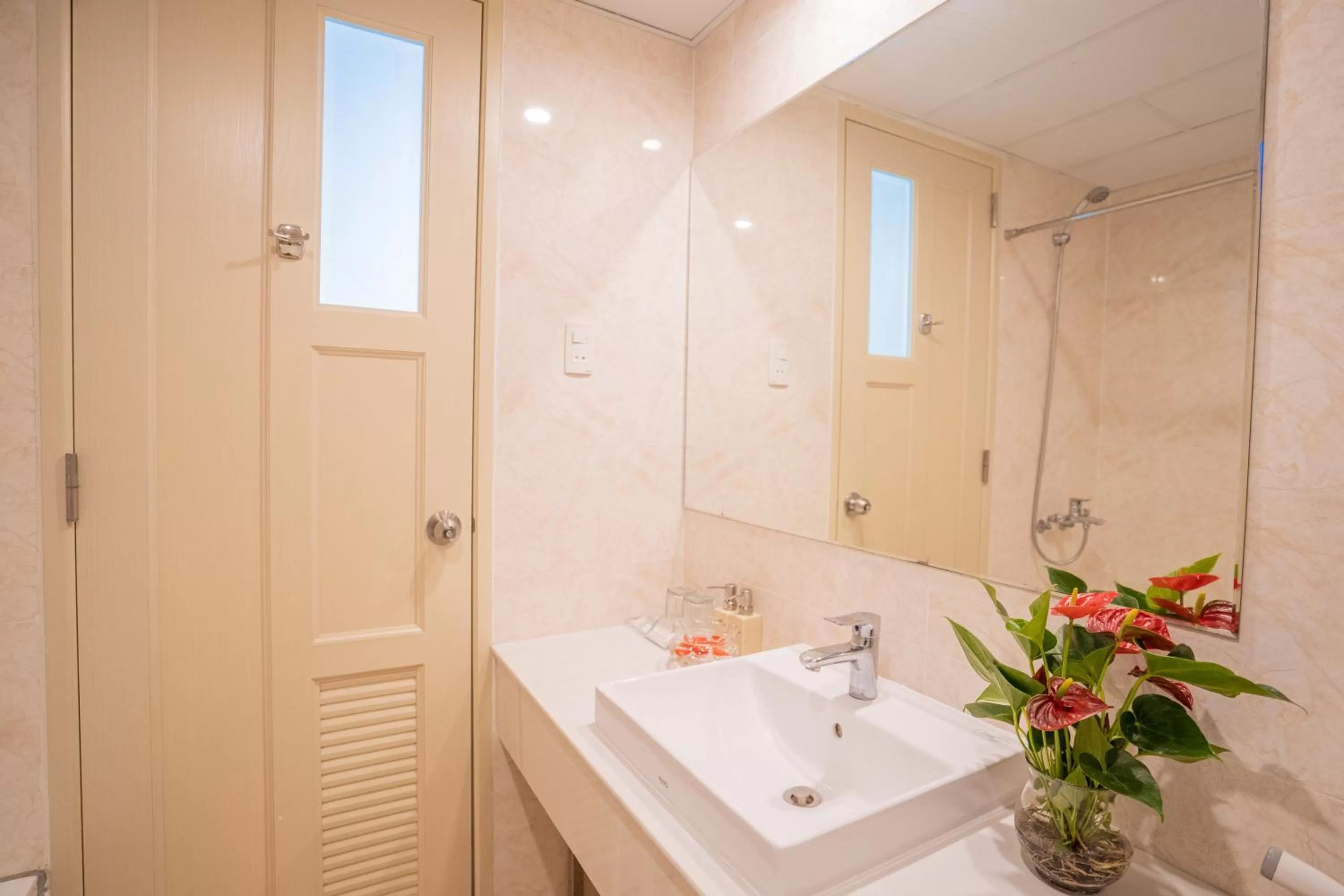 Bathroom in Annata Beach Hotel