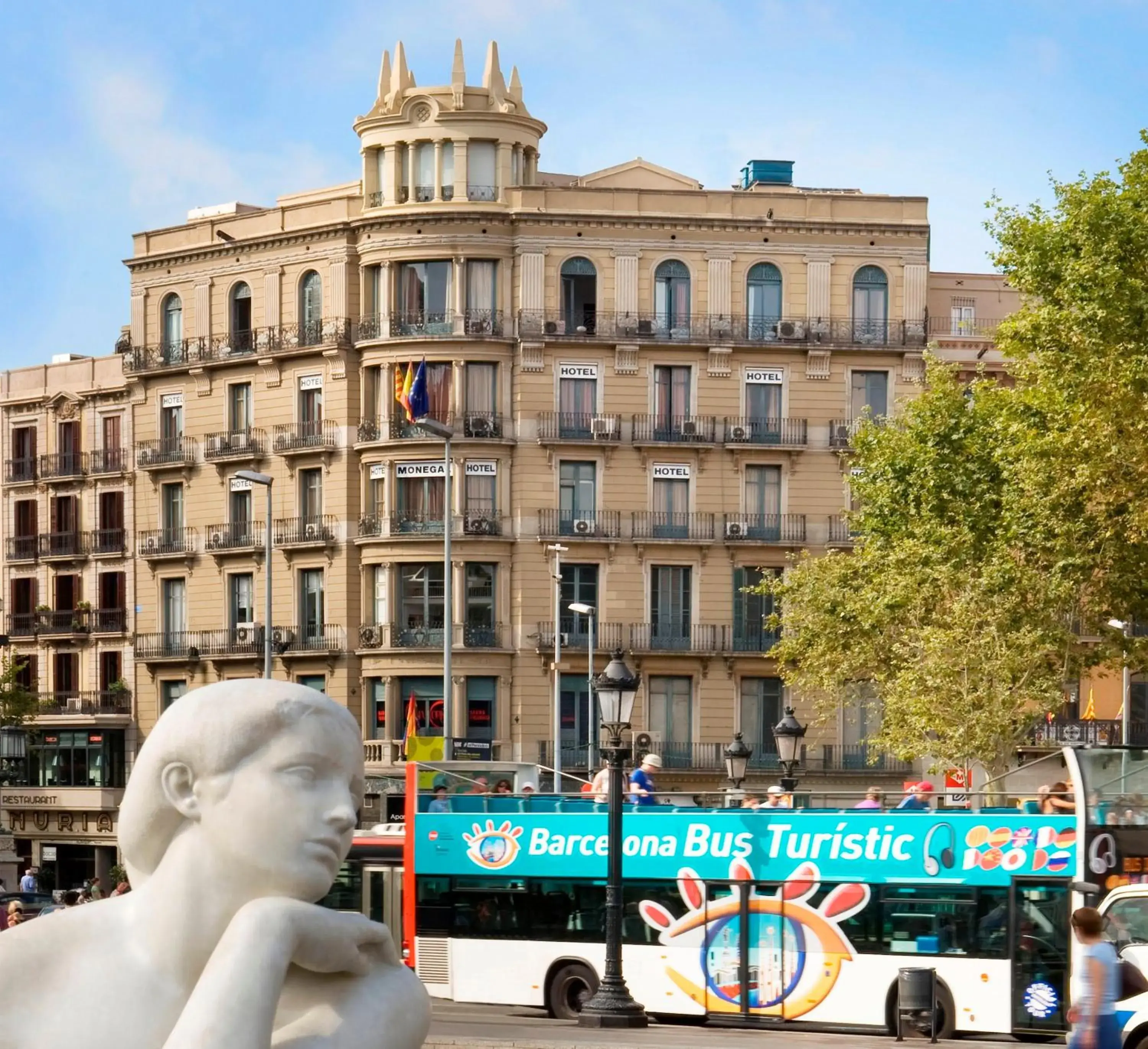 Facade/entrance in Hotel Monegal