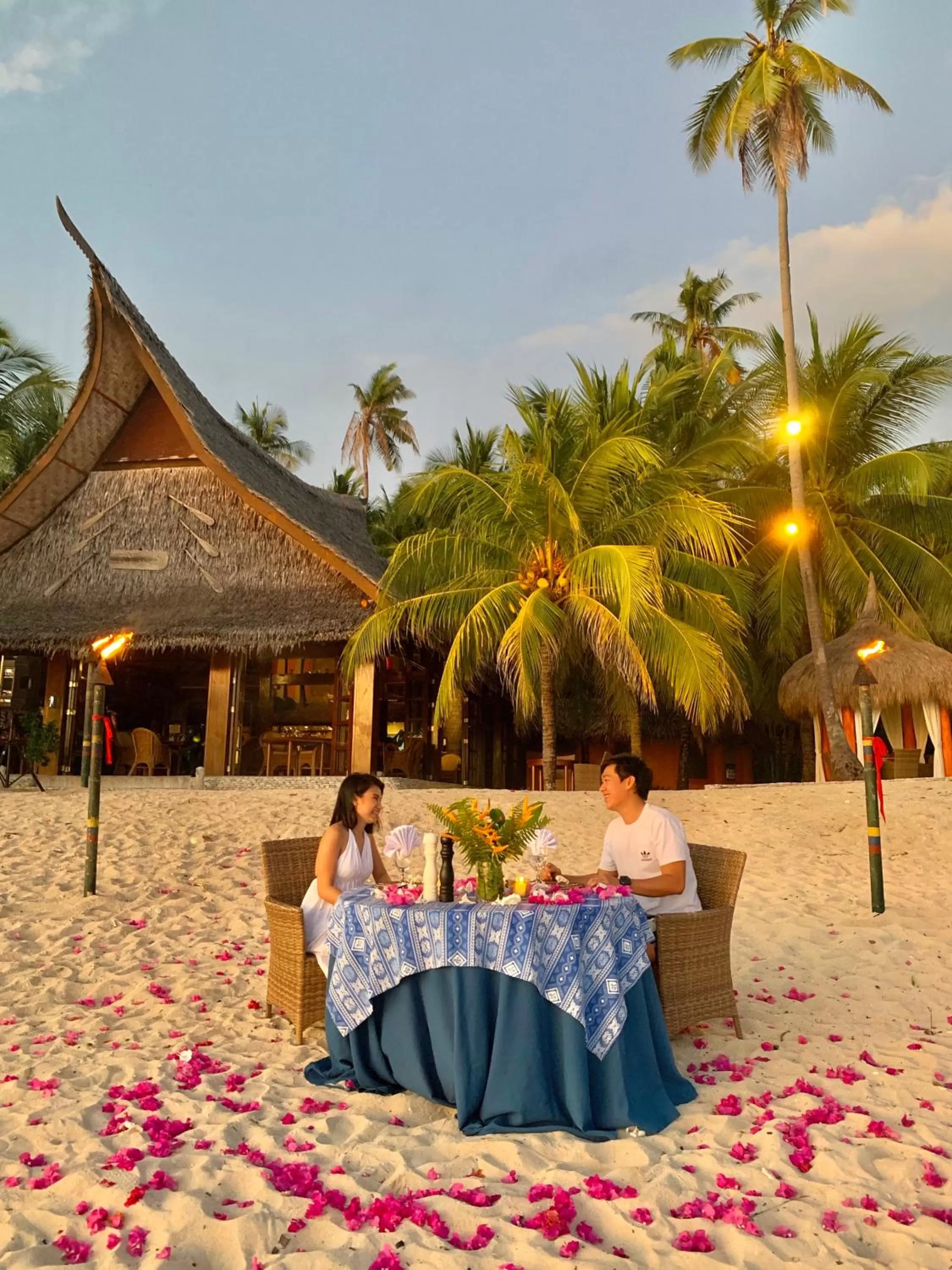 Restaurant/places to eat in Coco Grove Beach Resort, Siquijor Island