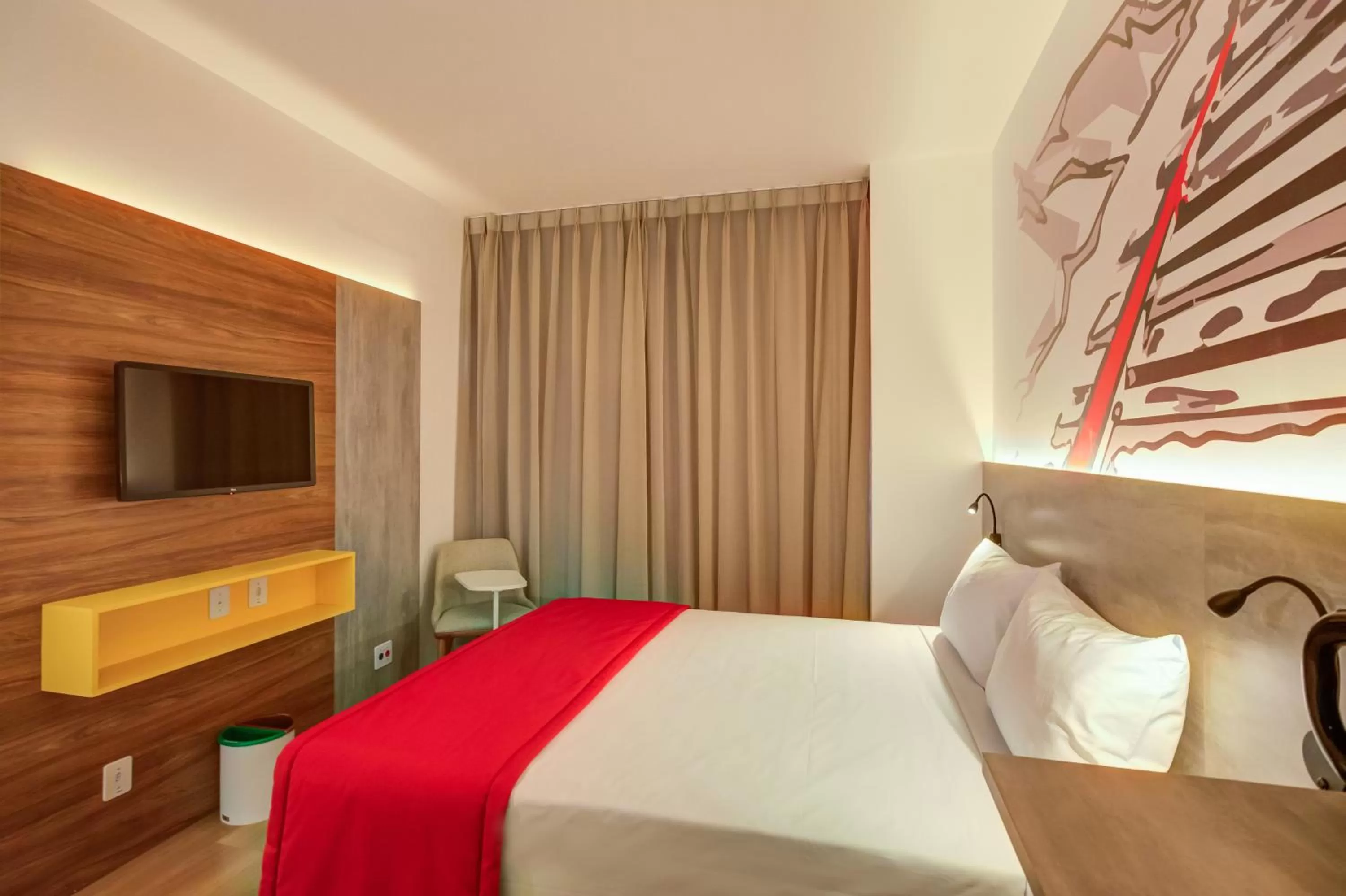 acessibility, Bed in Ramada Encore Cruzeiro