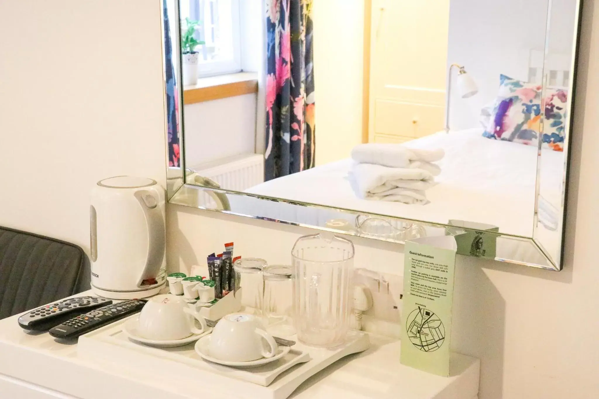 Bathroom in The Queen's Head Hotel