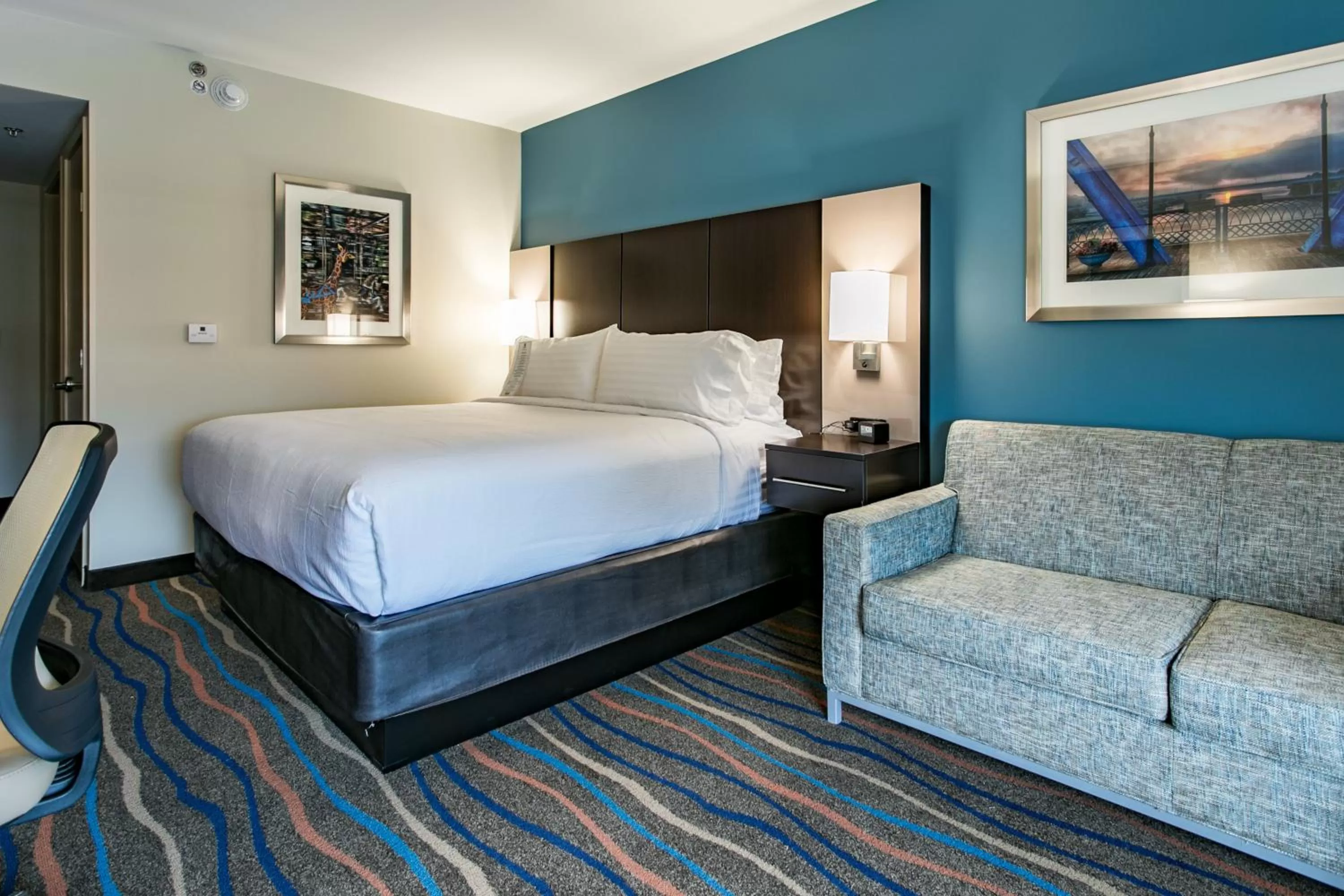 Photo of the whole room, Bed in Holiday Inn Hotel & Suites Chattanooga by IHG