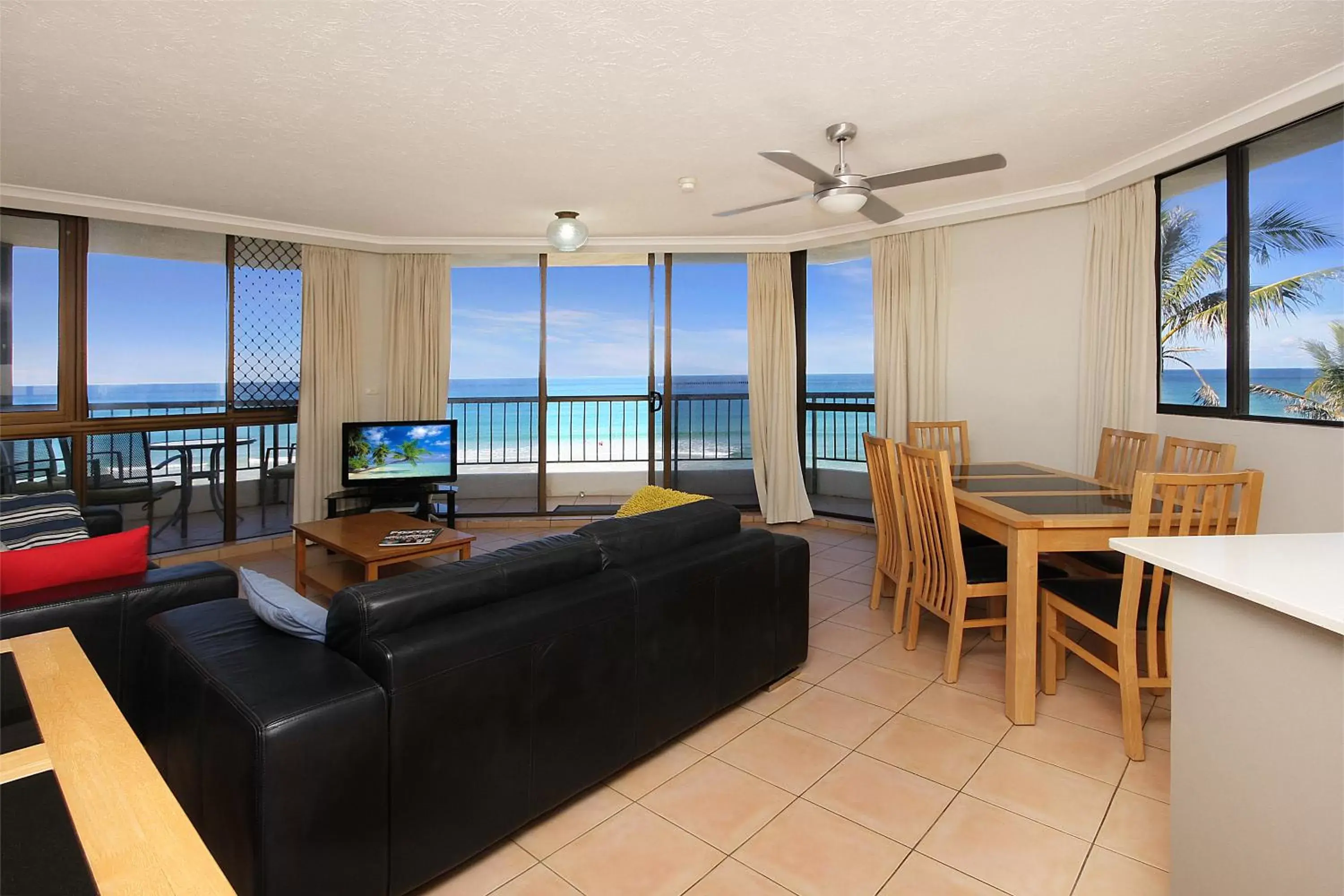 Living room, Seating Area in Spindrift on the Beach - Absolute Beachfront