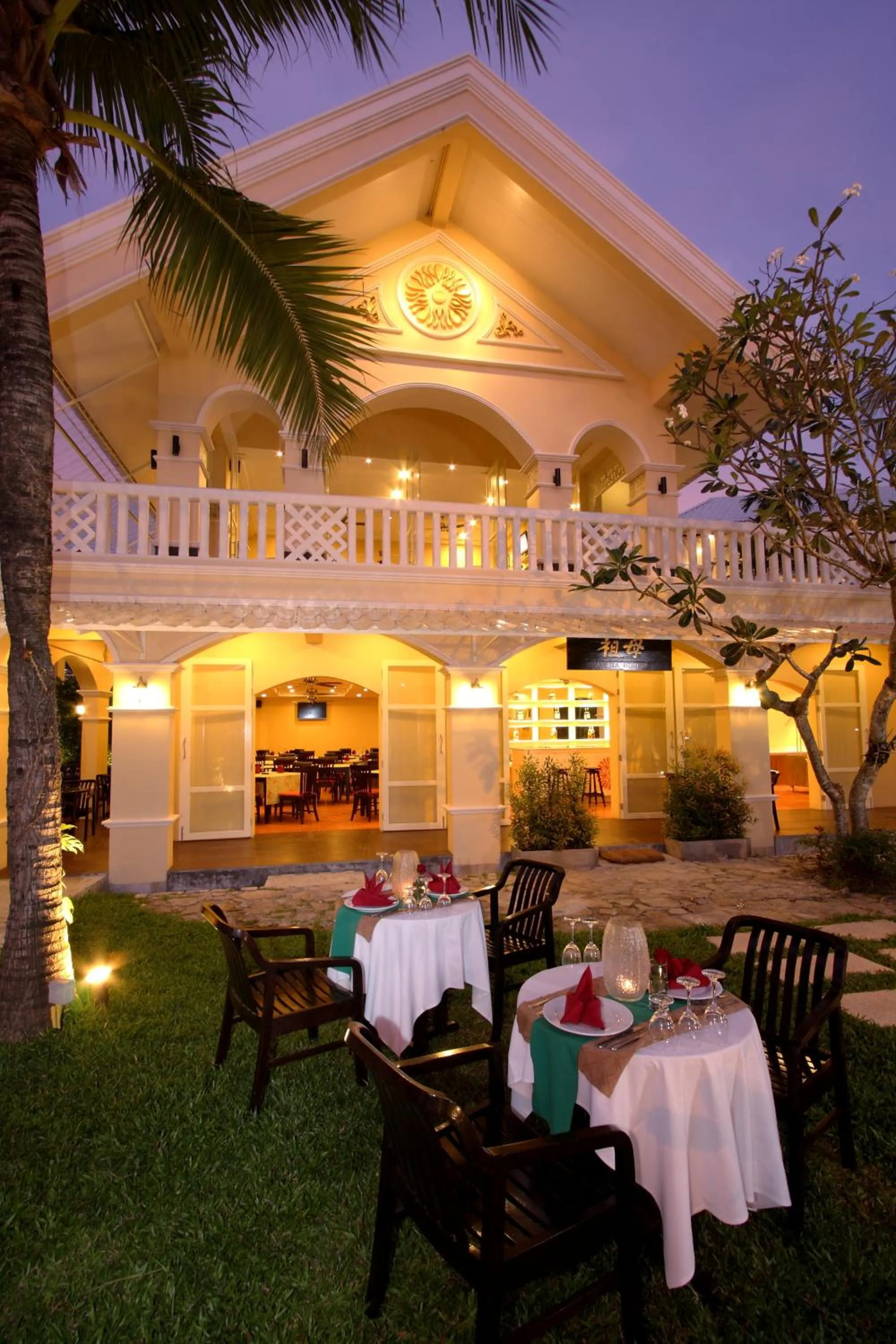 Restaurant/places to eat in The Front Village - SHA Plus