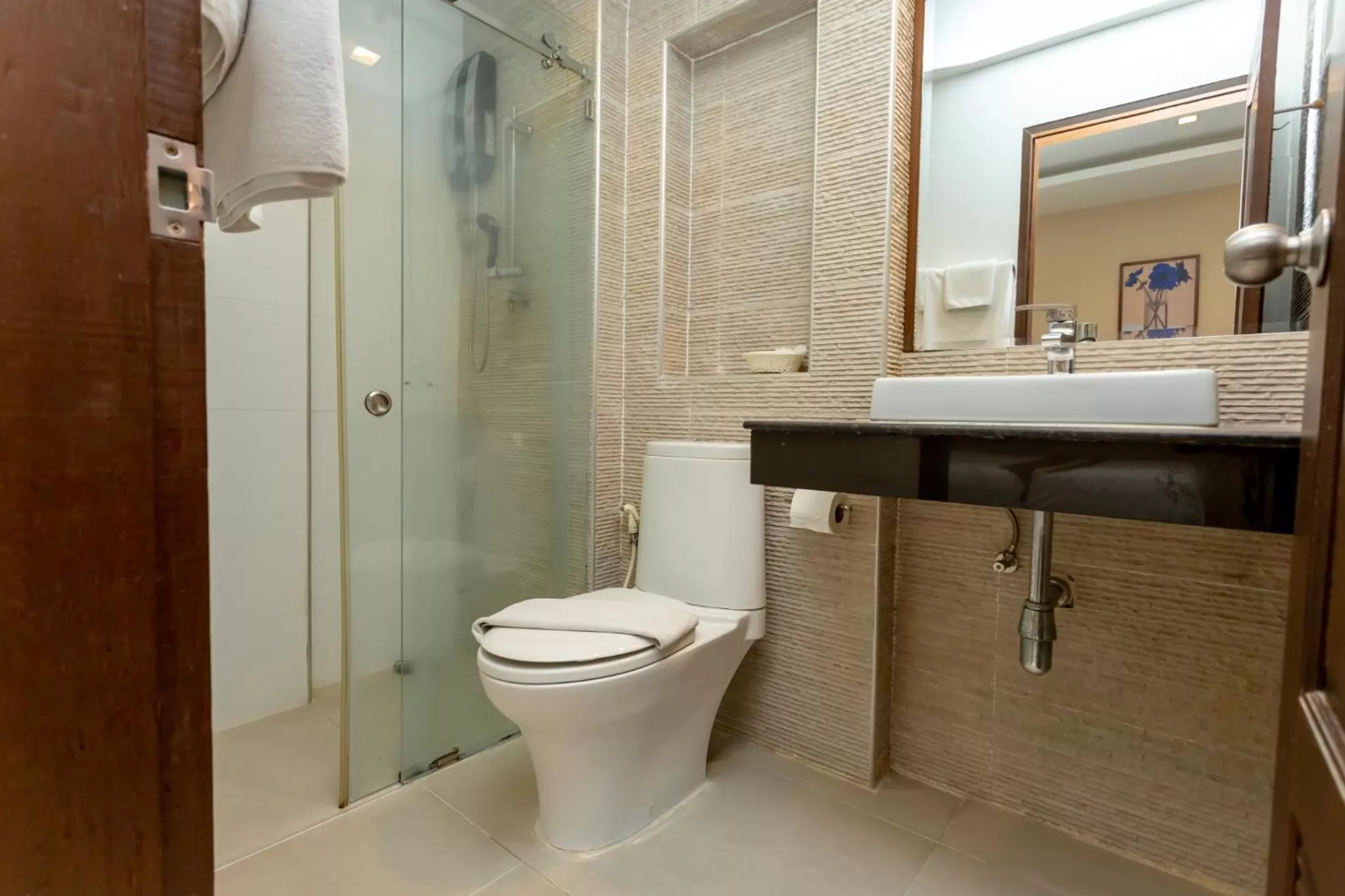 Bathroom in Honey Inn Pattaya