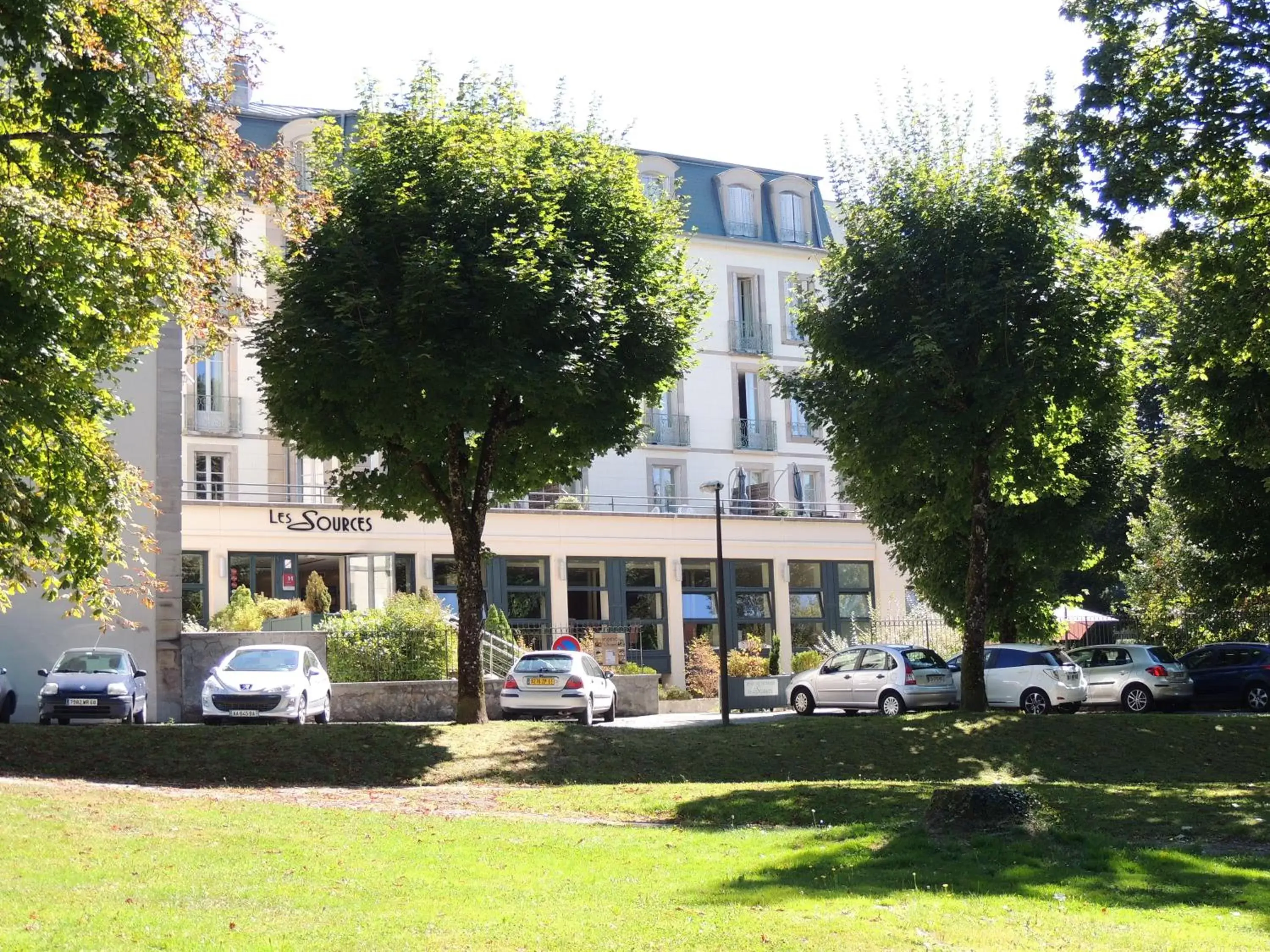 Facade/entrance, Property Building in CERISE Luxeuil Les Sources