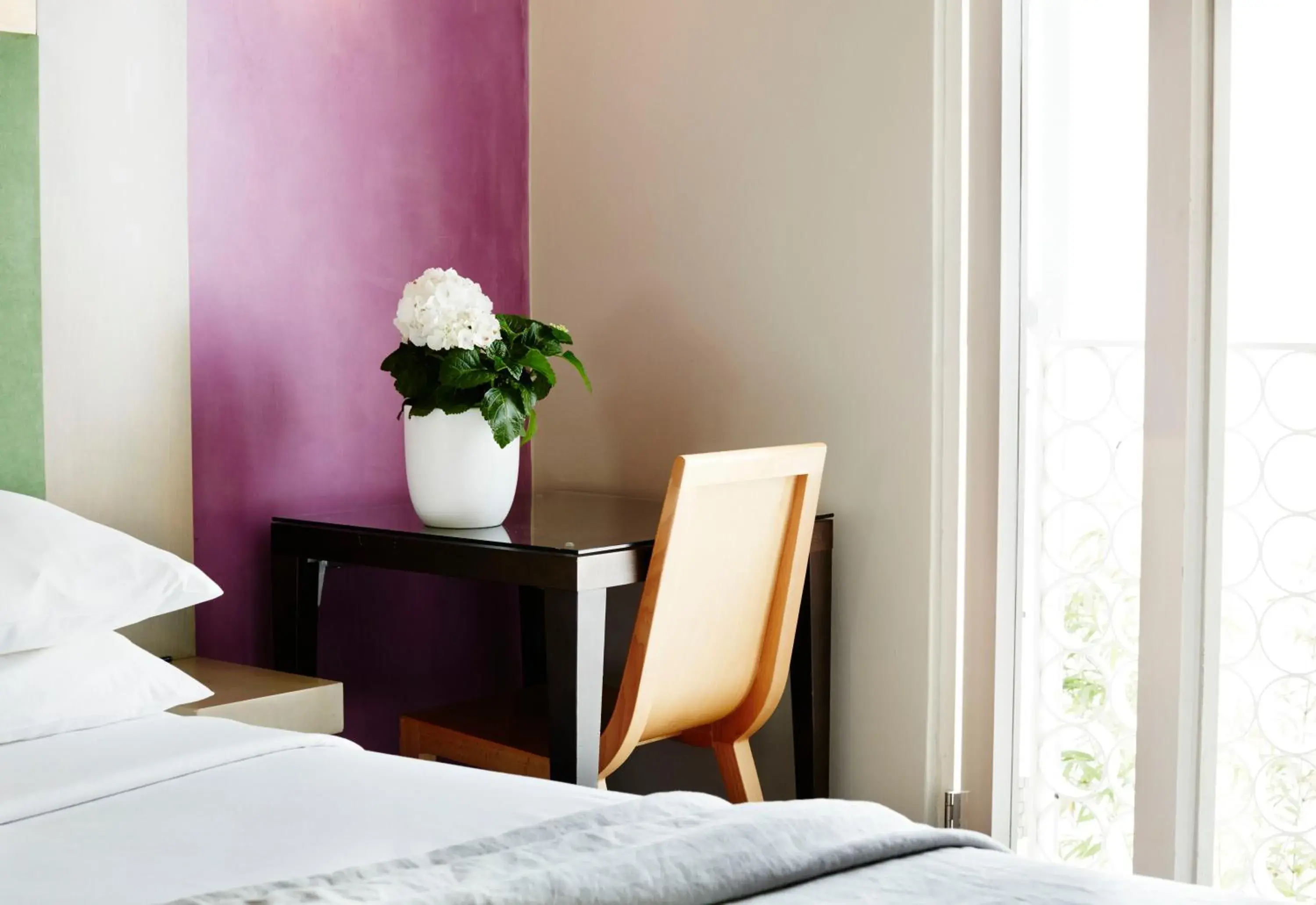 Bedroom, Dining Area in Medusa Hotel Sydney