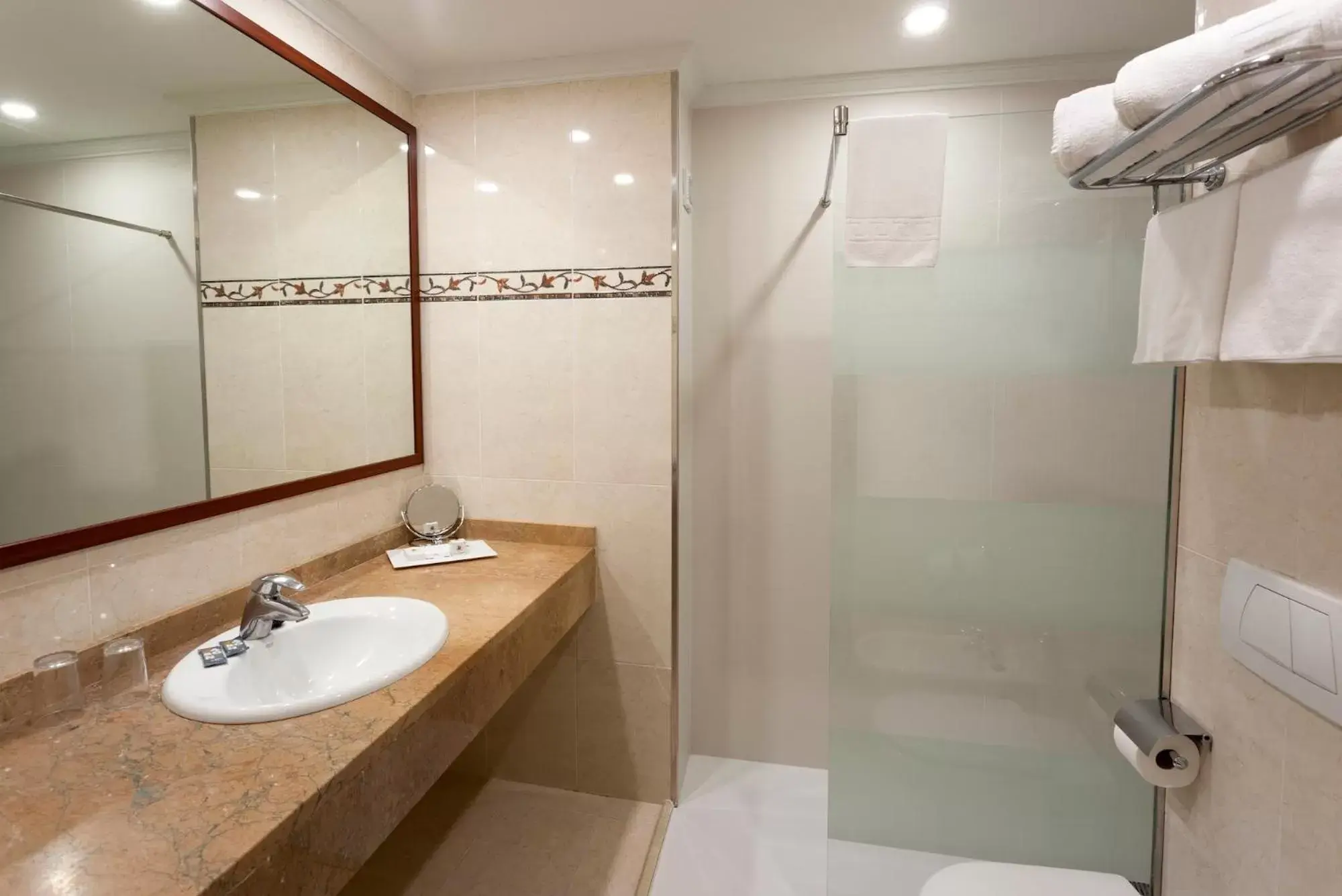 Shower, Bathroom in Aparthotel y Hotel Paguera Beach