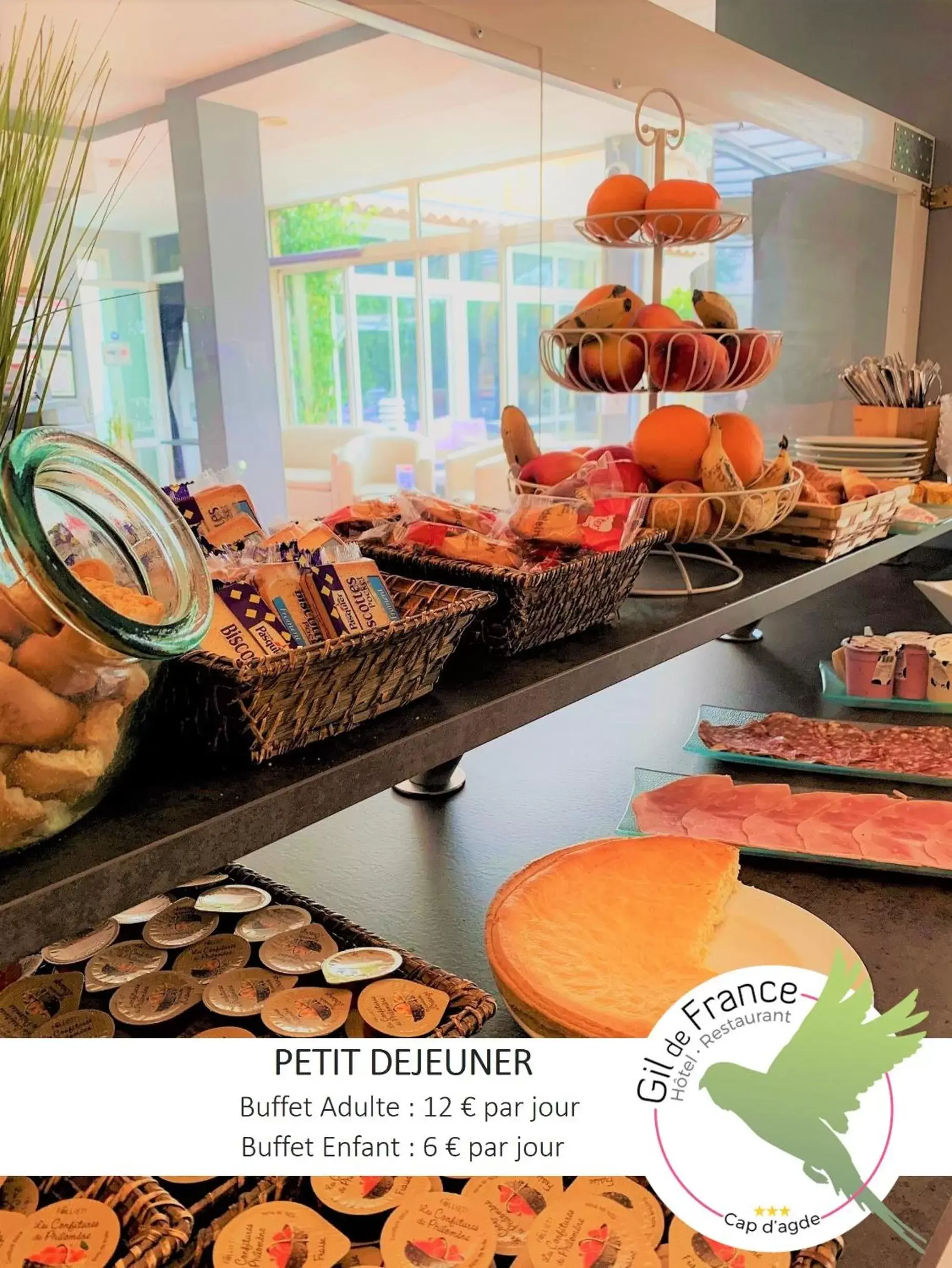 Buffet breakfast, Food in Hotel & Spa Gil de France Cap d'Agde