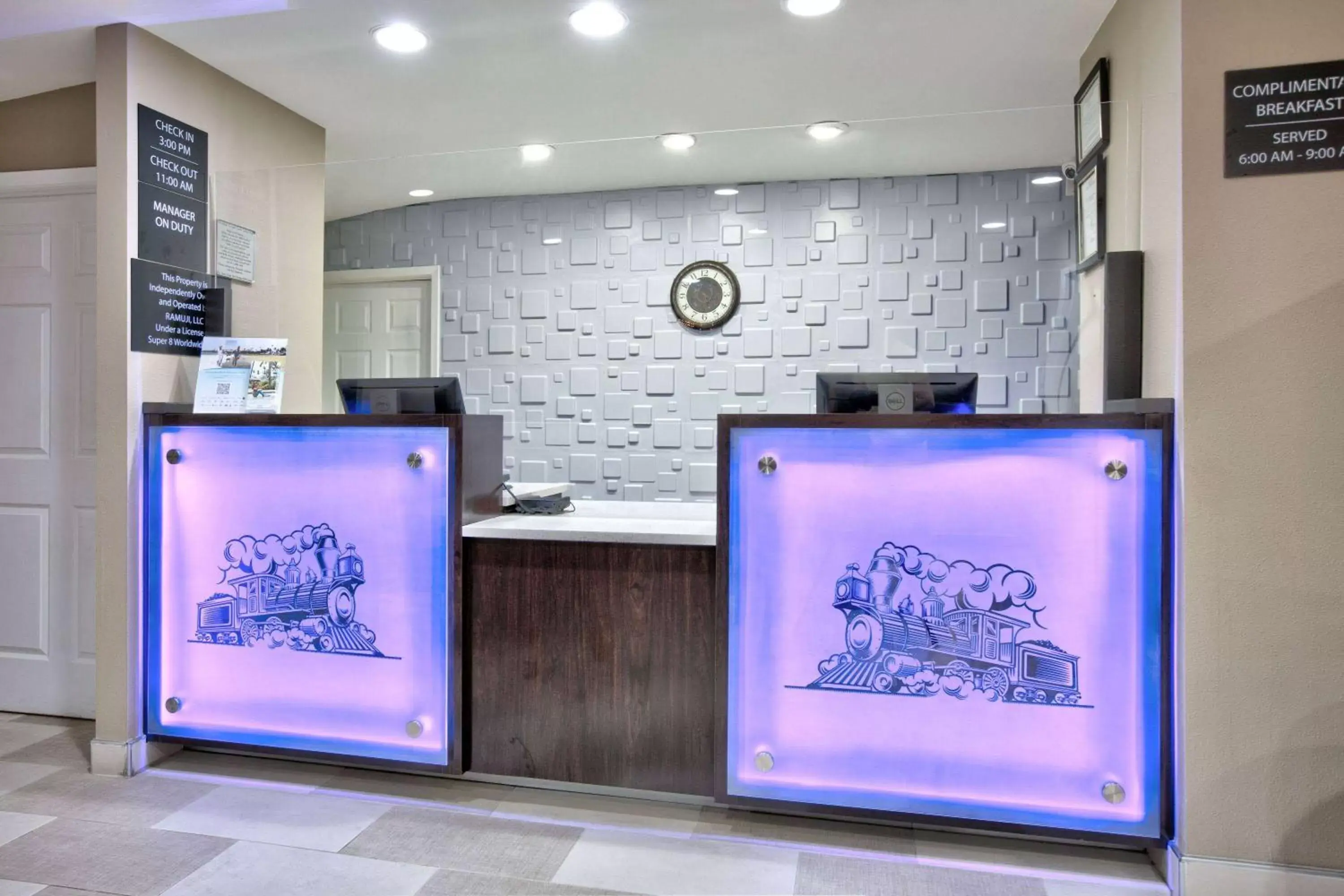 Lobby or reception in Super 8 by Wyndham Palestine TX Lobby or reception in Super 8 by Wyndham Palestine TX