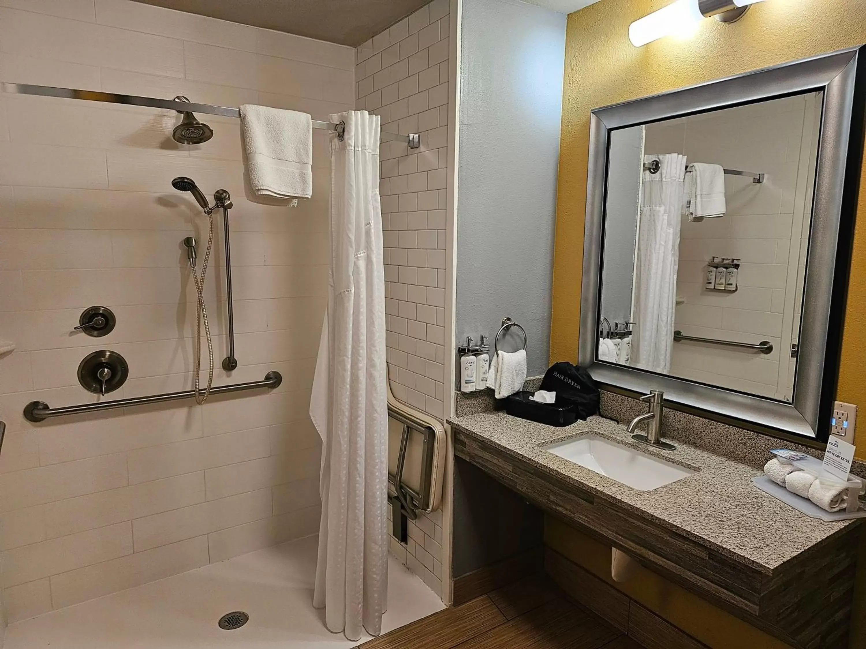 Bathroom in Holiday Inn Express & Suites Perry-National Fairground Area, an IHG Hotel
