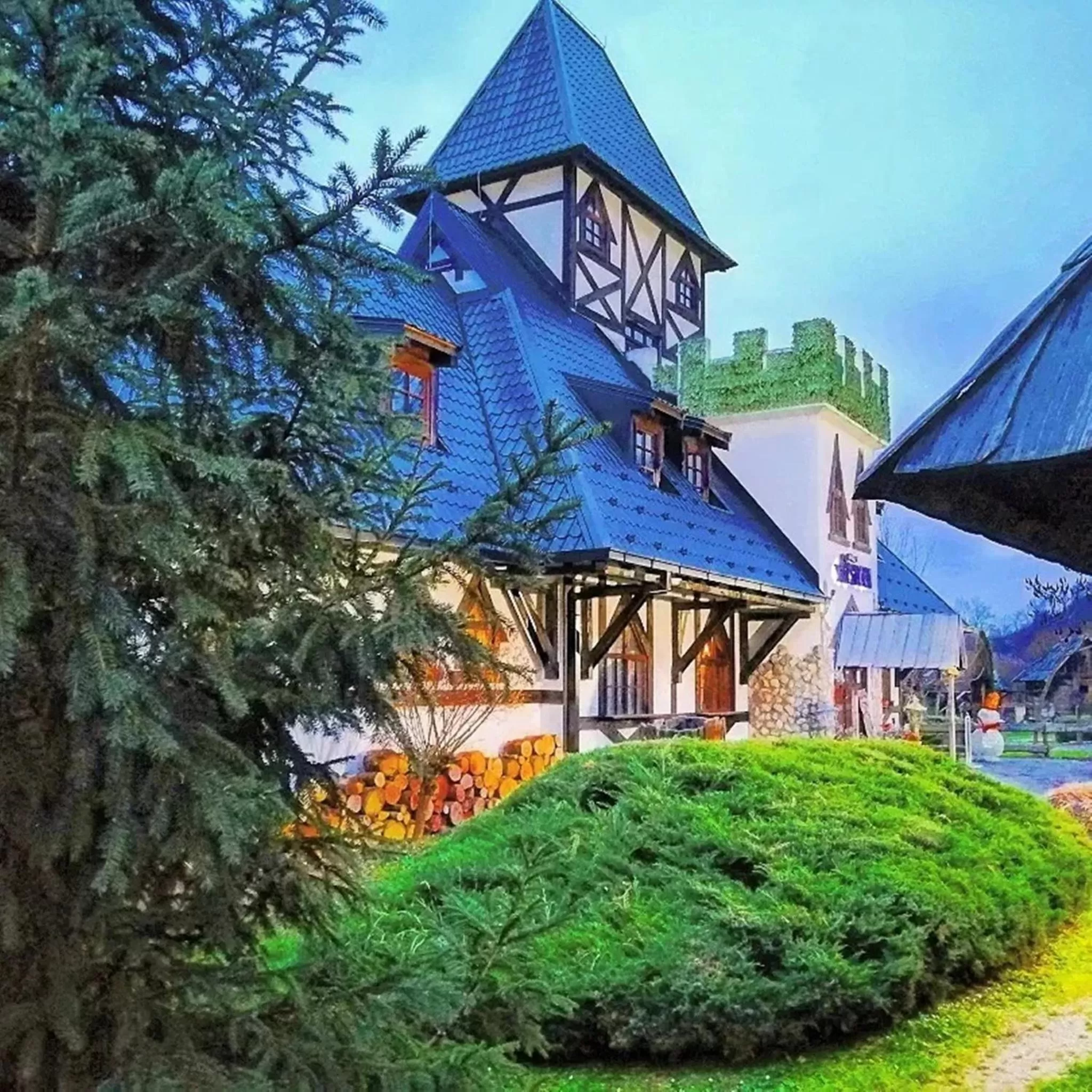 Property building in Kraljevsko selo Kotromanićevo