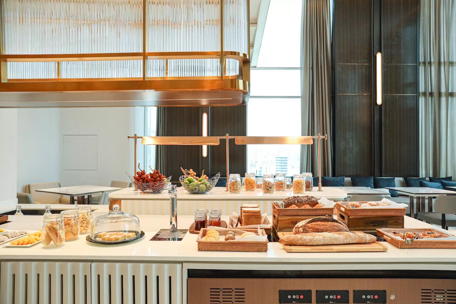 Lounge or bar in Le Meridien Bangkok