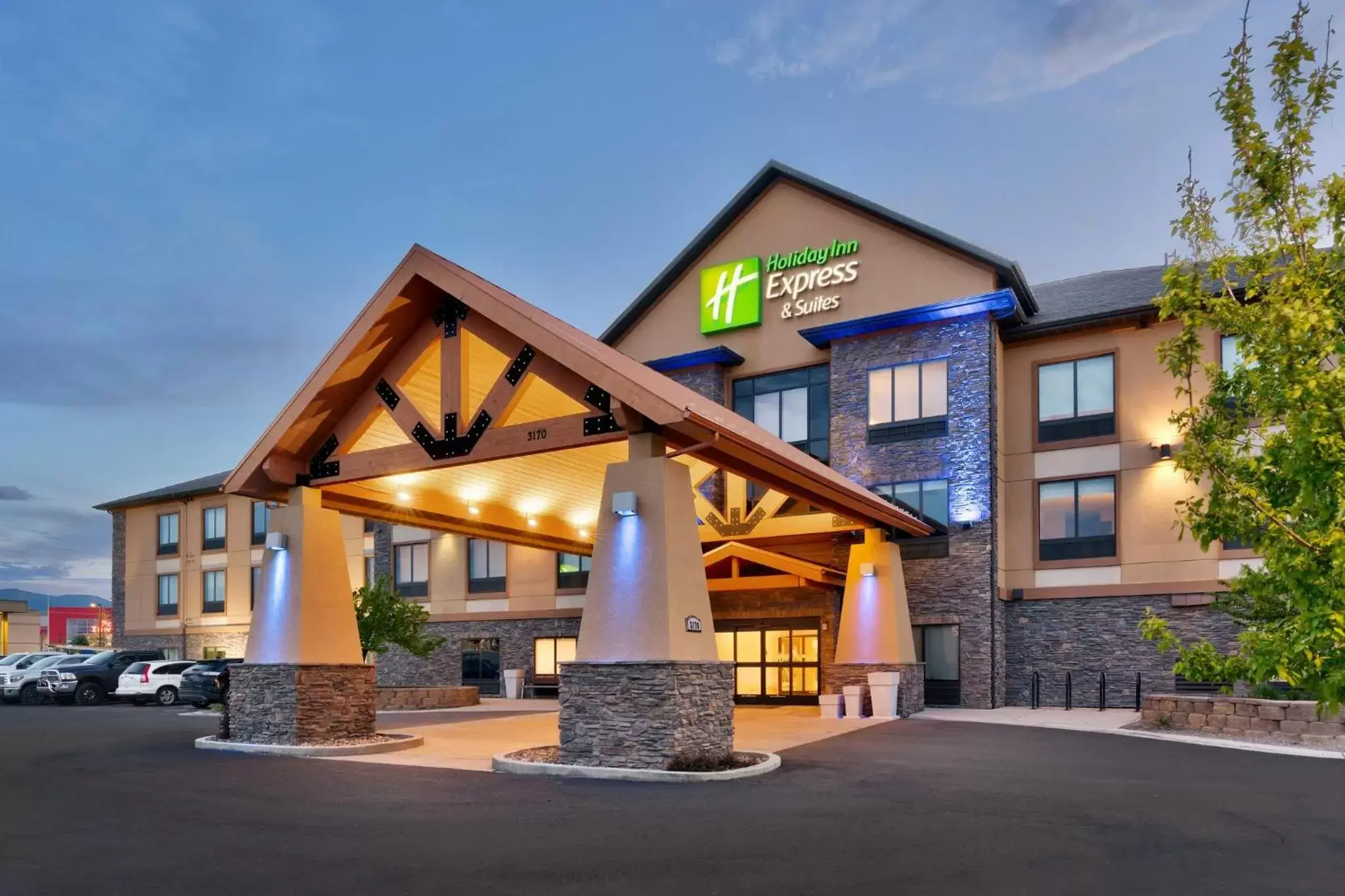 Property Building in Holiday Inn Express and Suites Helena, an IHG Hotel