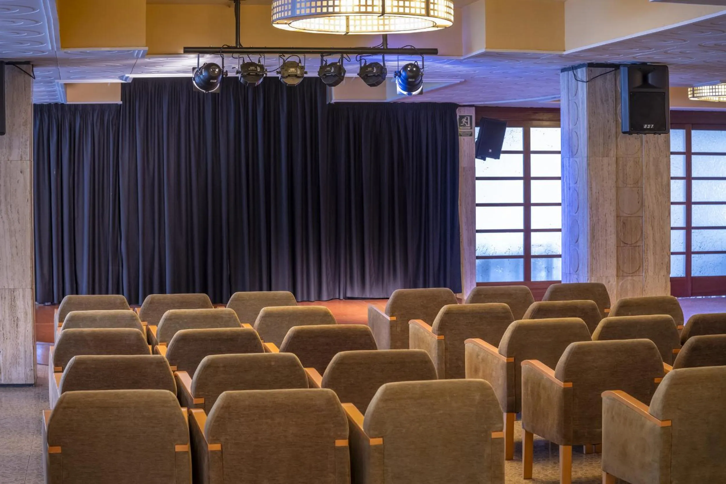 Communal lounge/ TV room in GHT Oasis Park & Spa