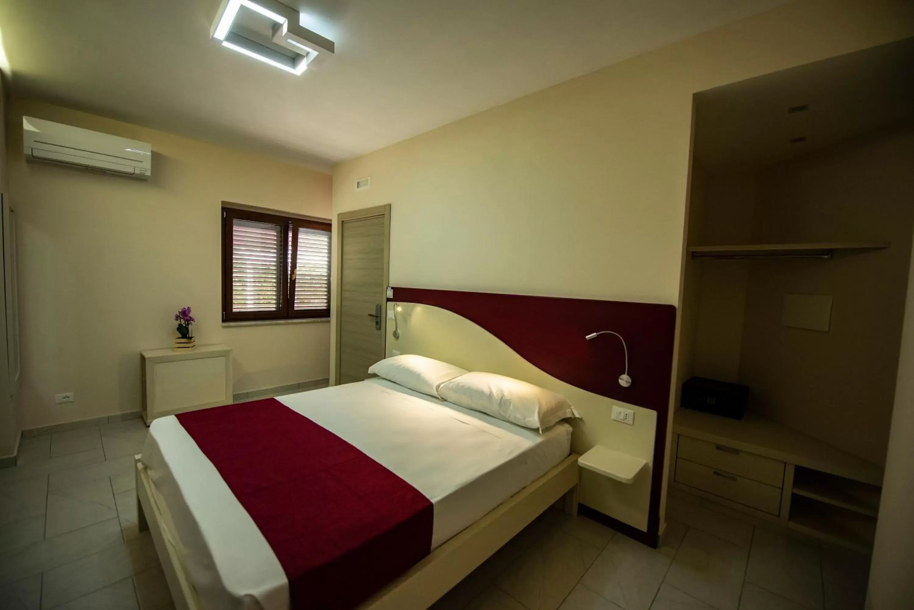 Photo of the whole room, Bed in Aether Suites Tropea - Free Parking