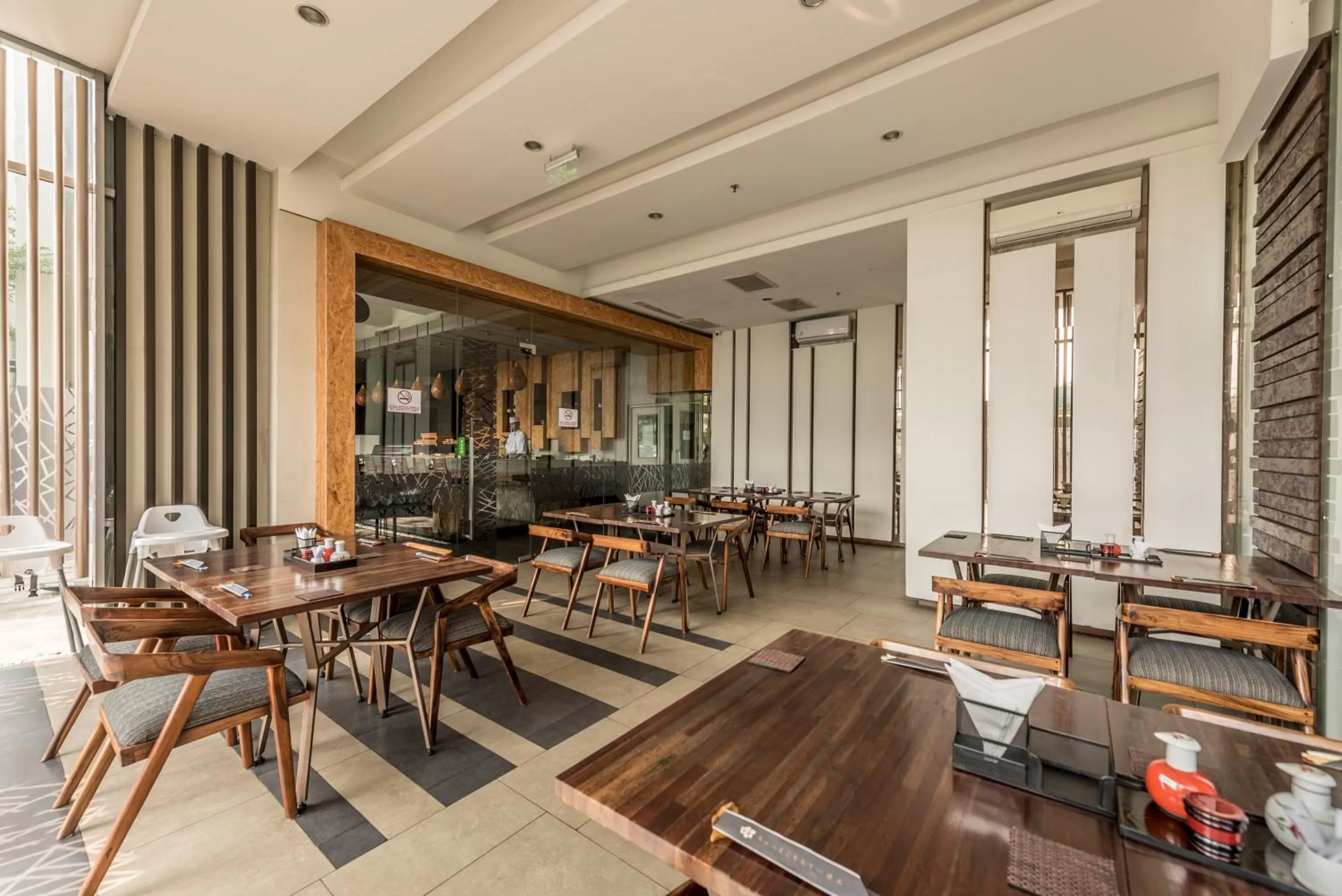 Restaurant/places to eat in Holiday Inn Cikarang Jababeka by IHG