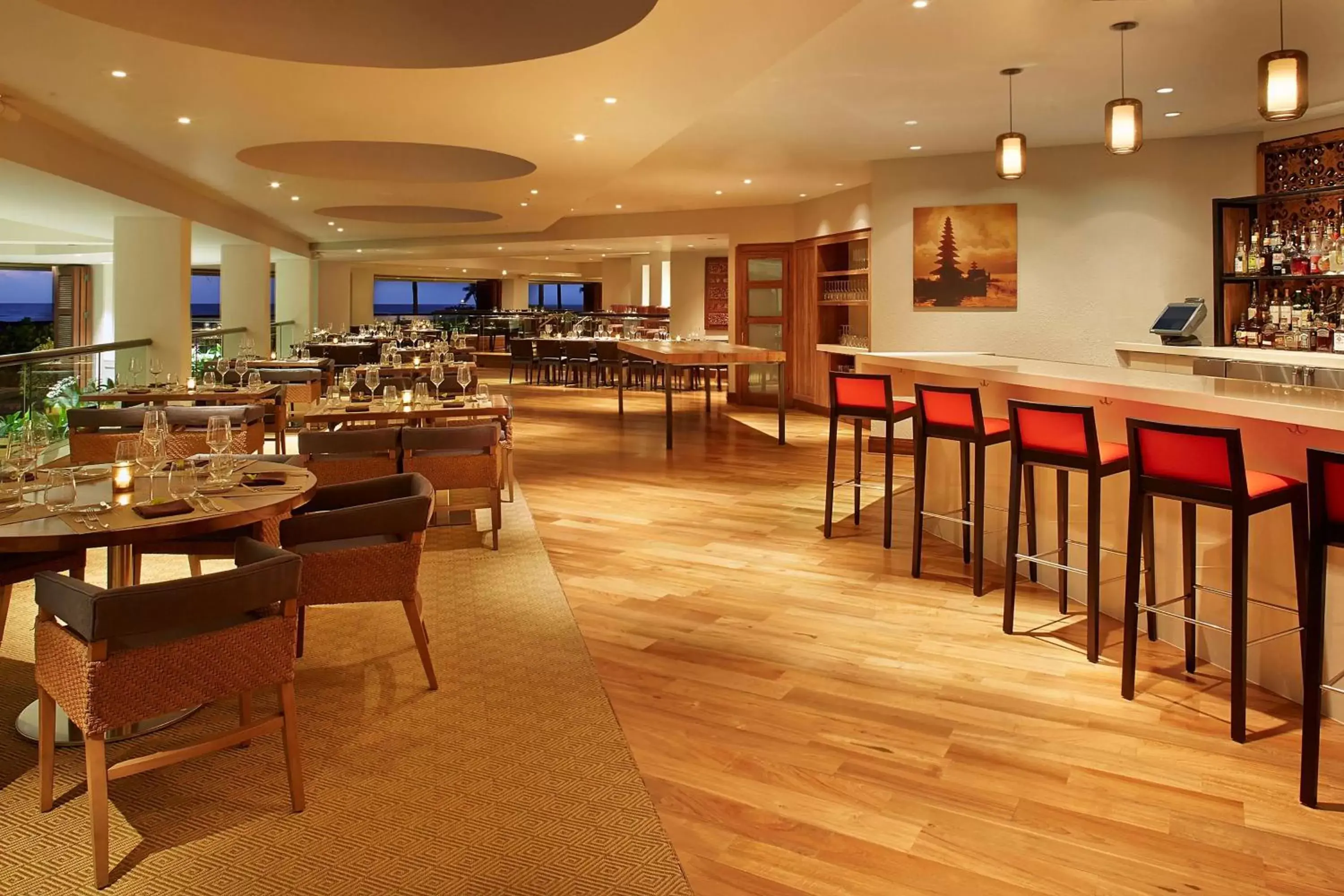 Lounge or bar, Restaurant/Places to Eat in Hilton Hawaiian Village Waikiki Beach Resort